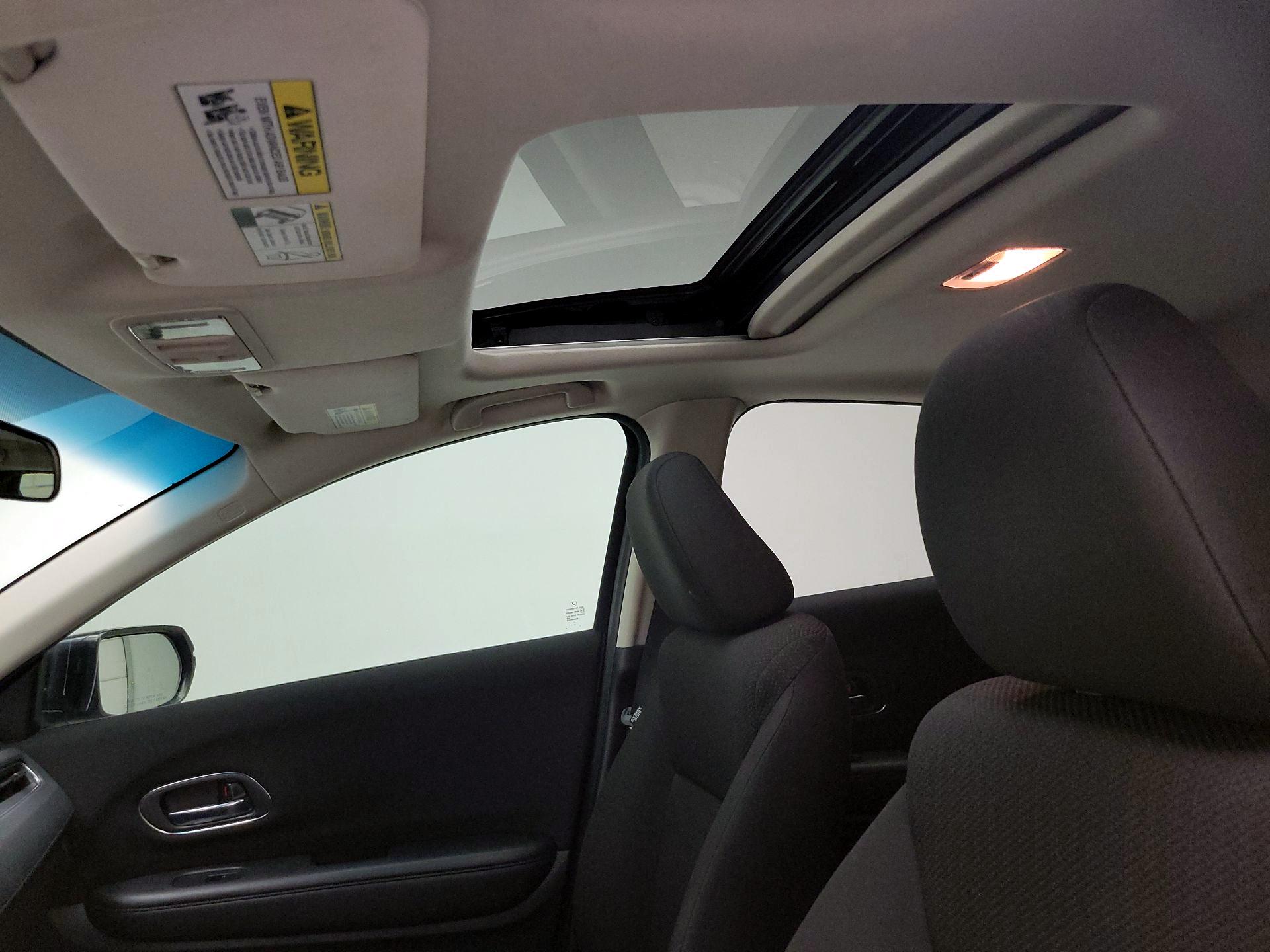 Thumbnail: 2016 Honda HR-V - 19
