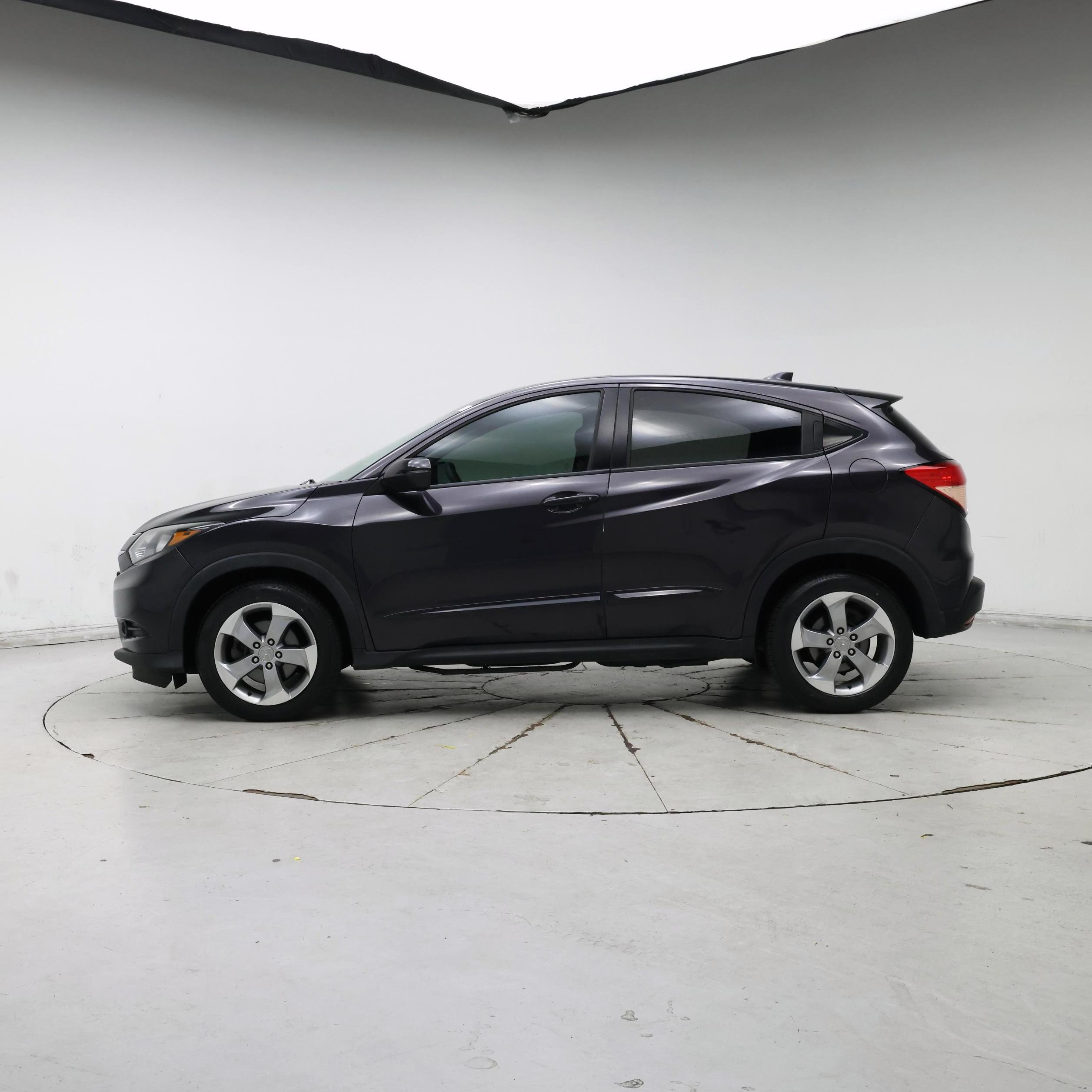 Thumbnail: 2016 Honda HR-V - 3