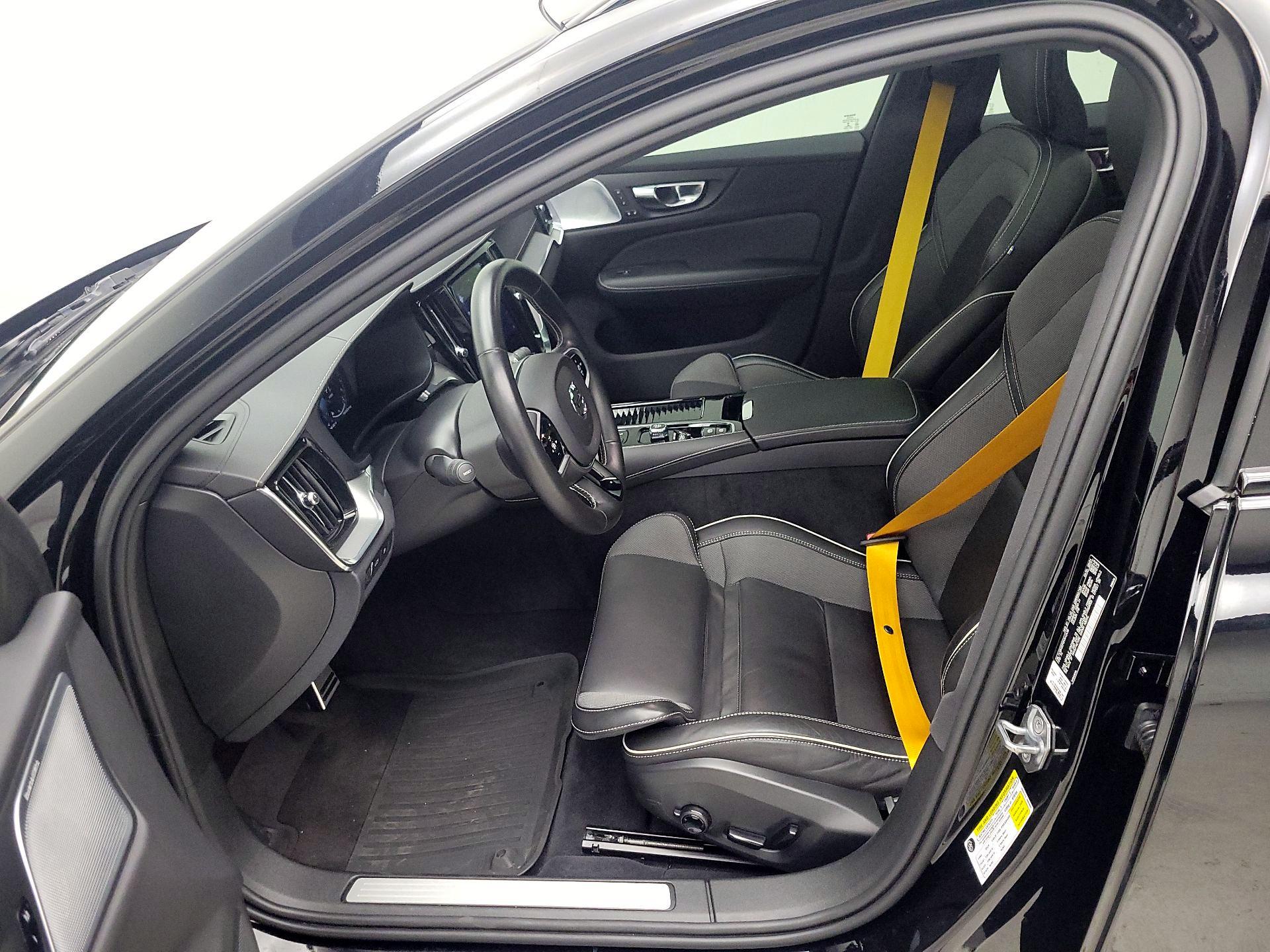 Thumbnail: 2021 Volvo V60 - 11