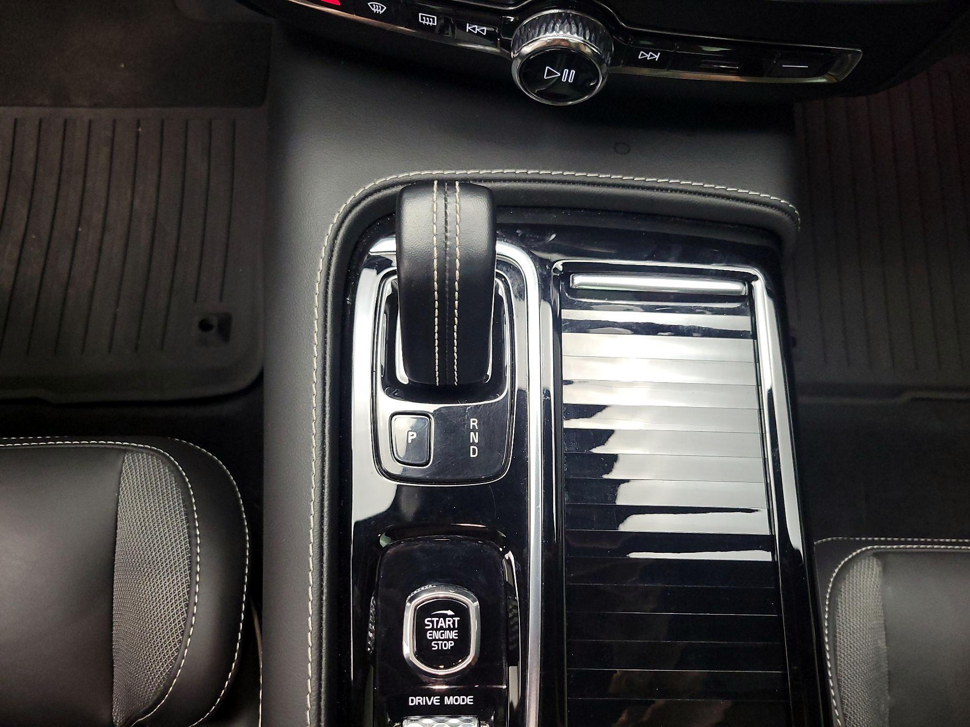 Thumbnail: 2021 Volvo V60 - 18