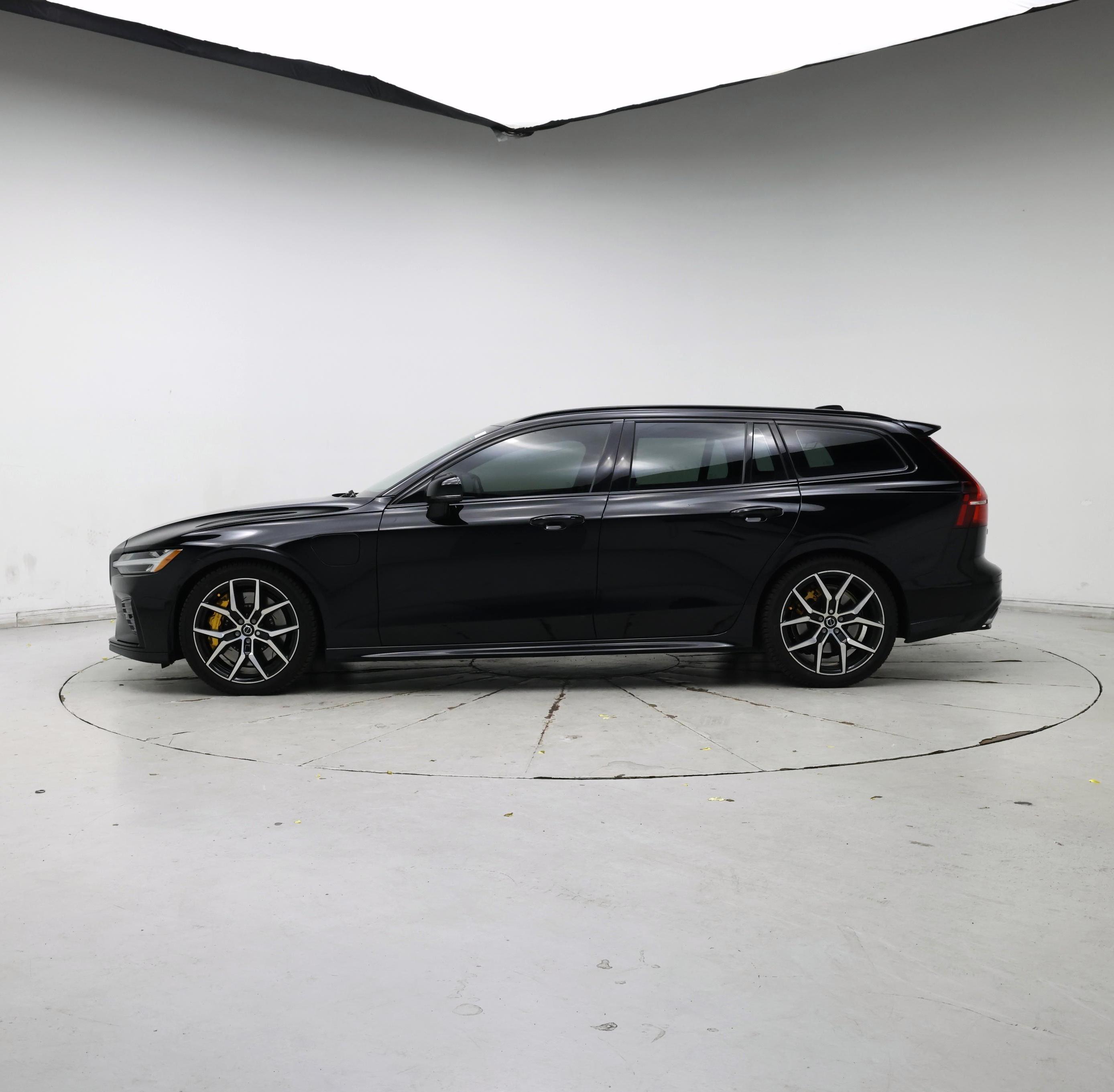 Thumbnail: 2021 Volvo V60 - 3