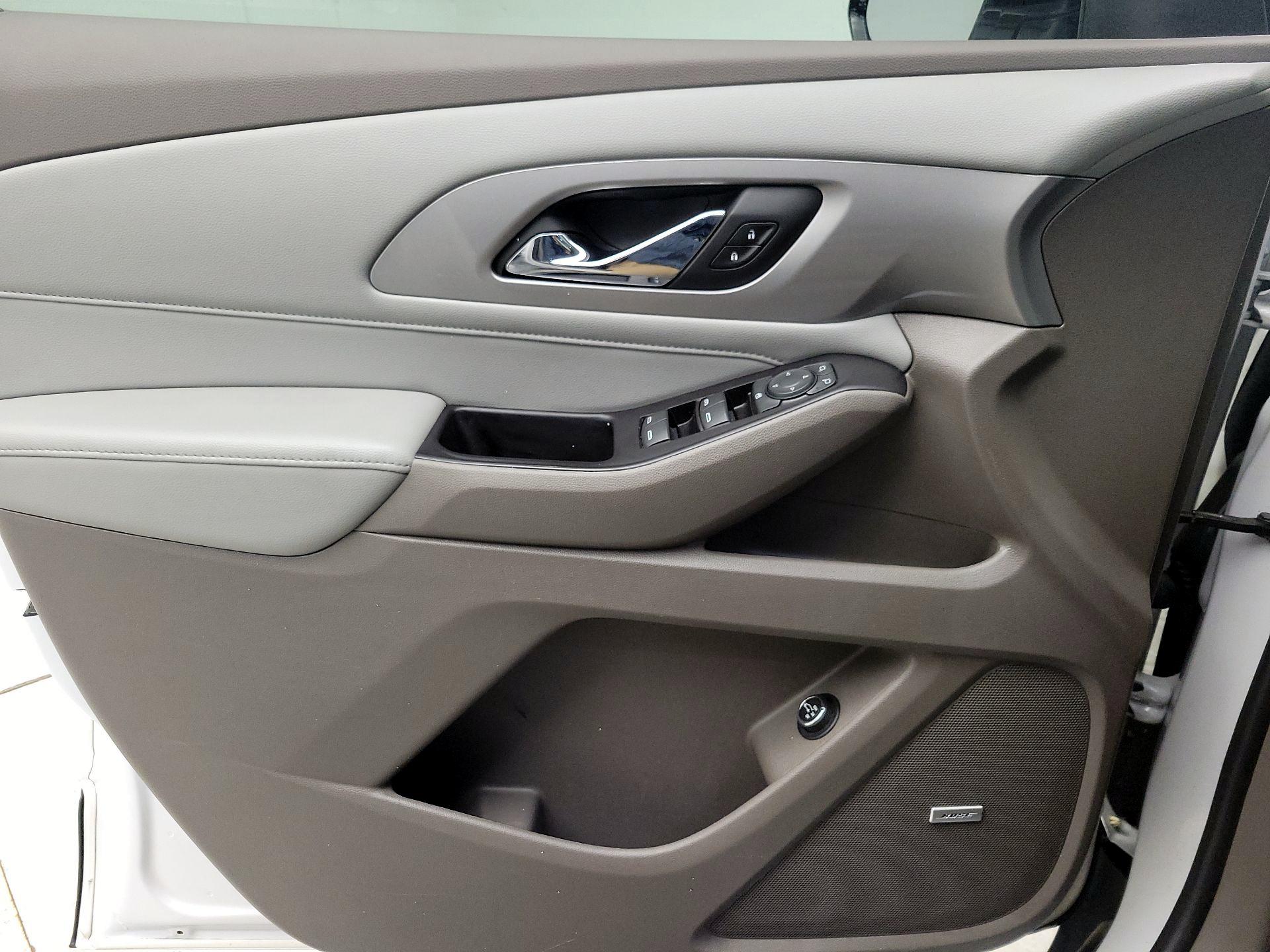 Thumbnail: 2018 Chevrolet Traverse - 12