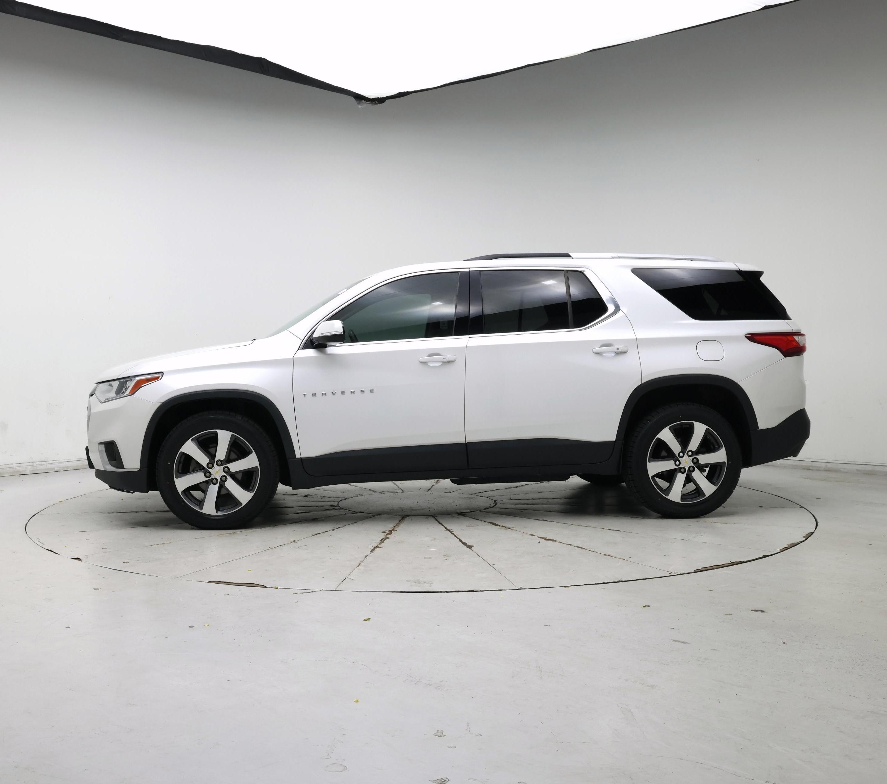 Thumbnail: 2018 Chevrolet Traverse - 3