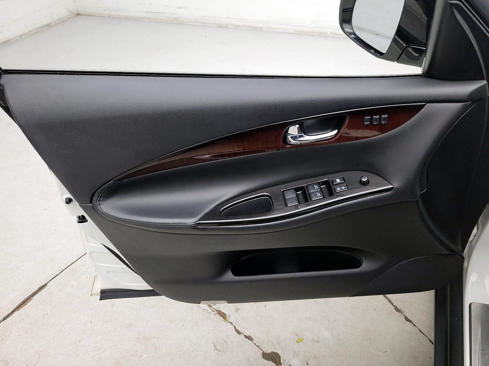 Thumbnail: 2016 INFINITI QX50 - 12