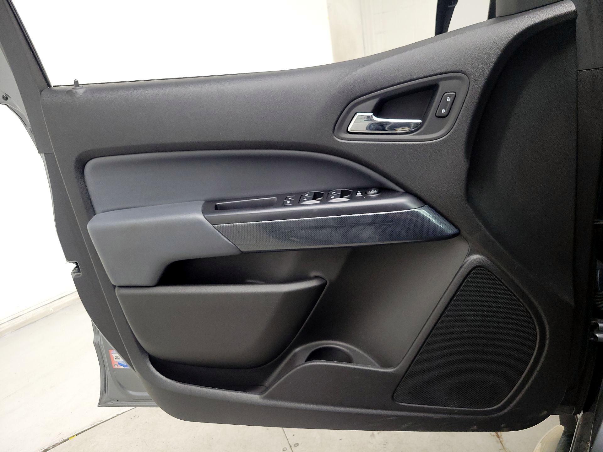 Thumbnail: 2019 Chevrolet Colorado - 12