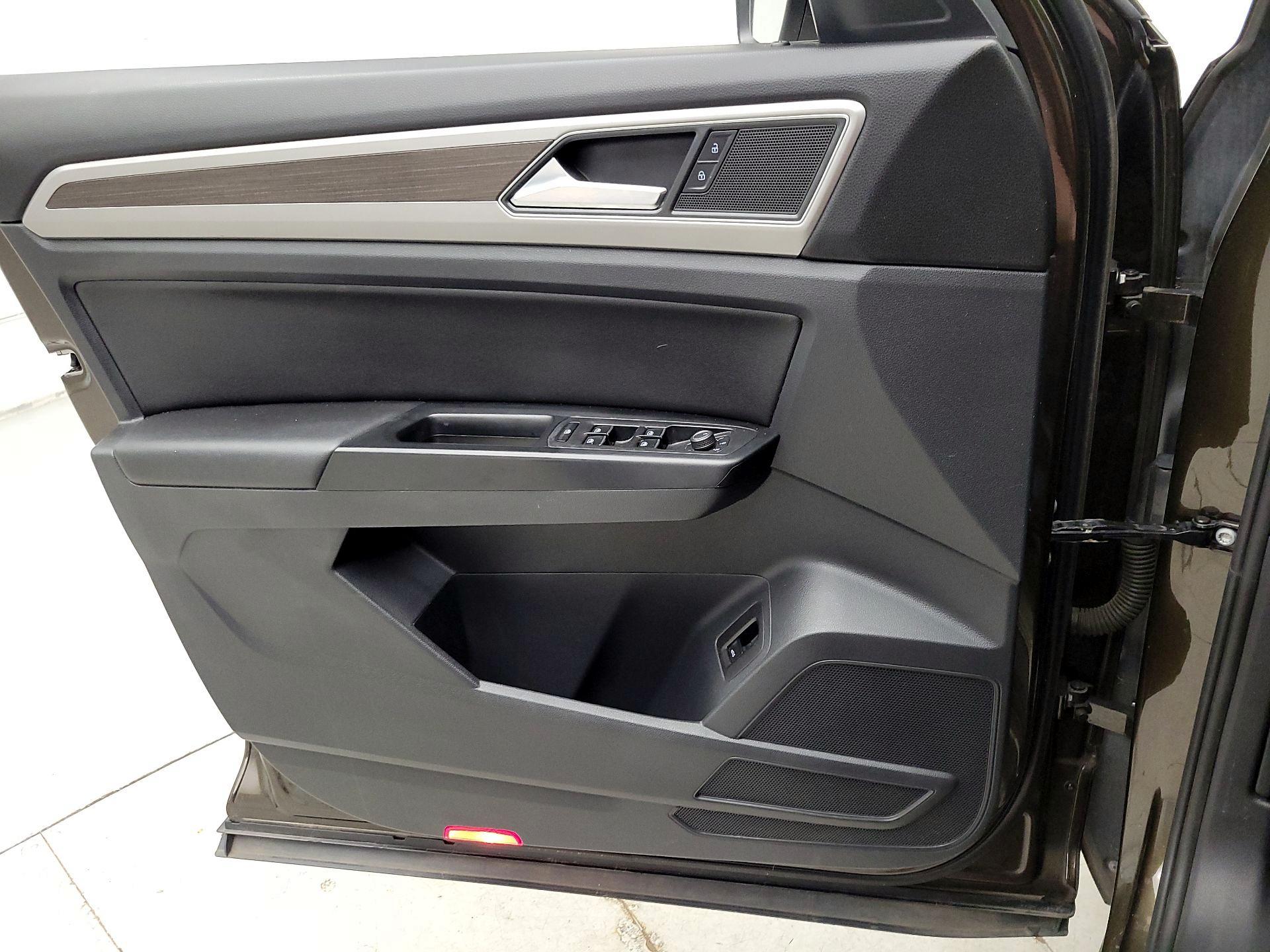 Thumbnail: 2019 Volkswagen Atlas - 12