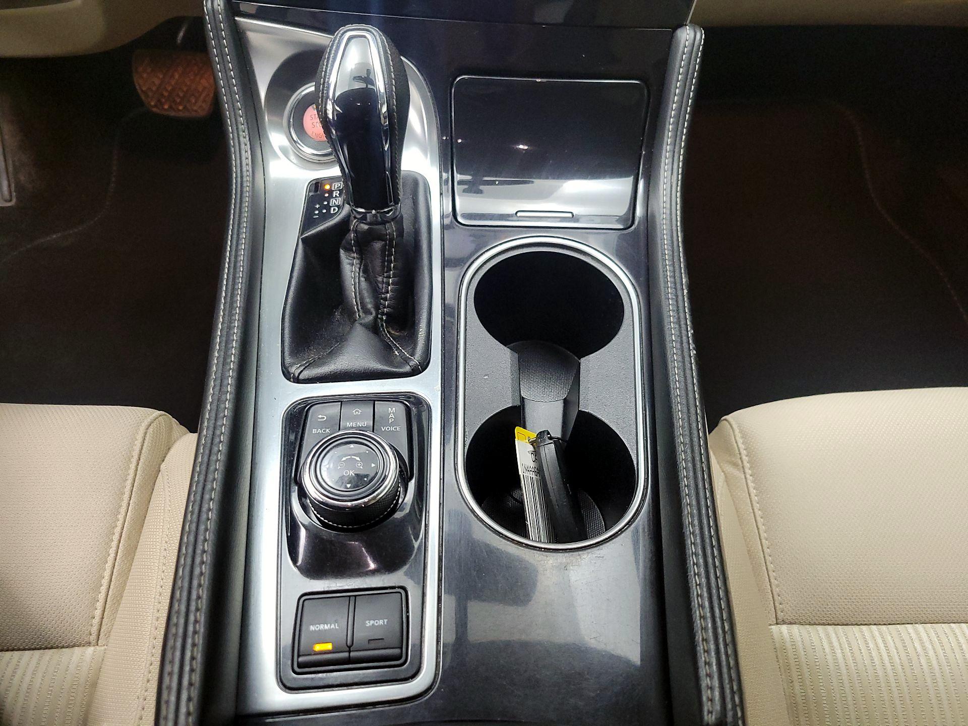 Thumbnail: 2016 Nissan Maxima - 18