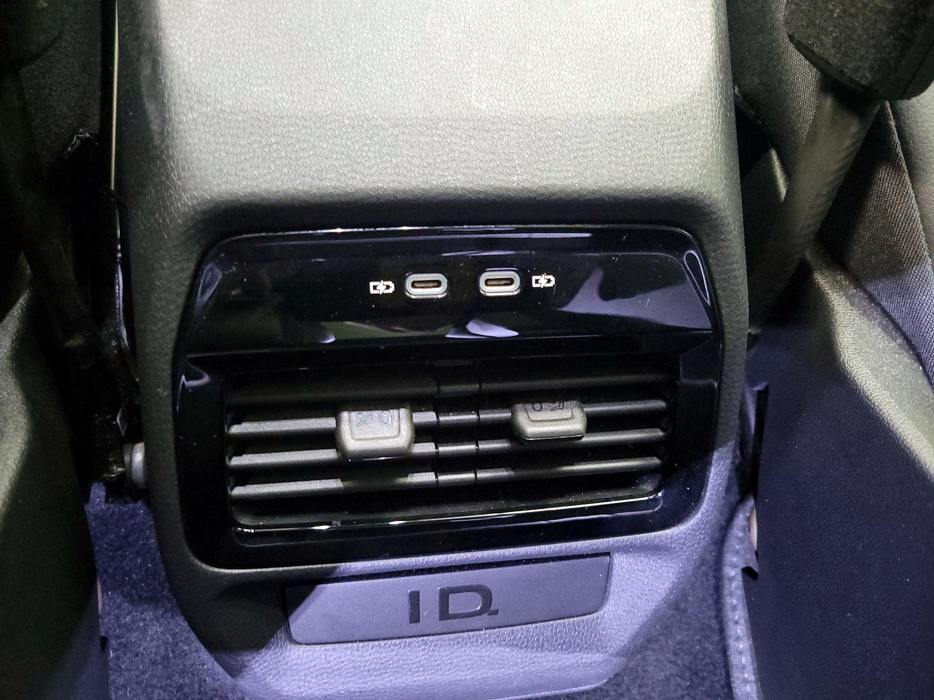 Thumbnail: 2021 Volkswagen ID.4 - 18