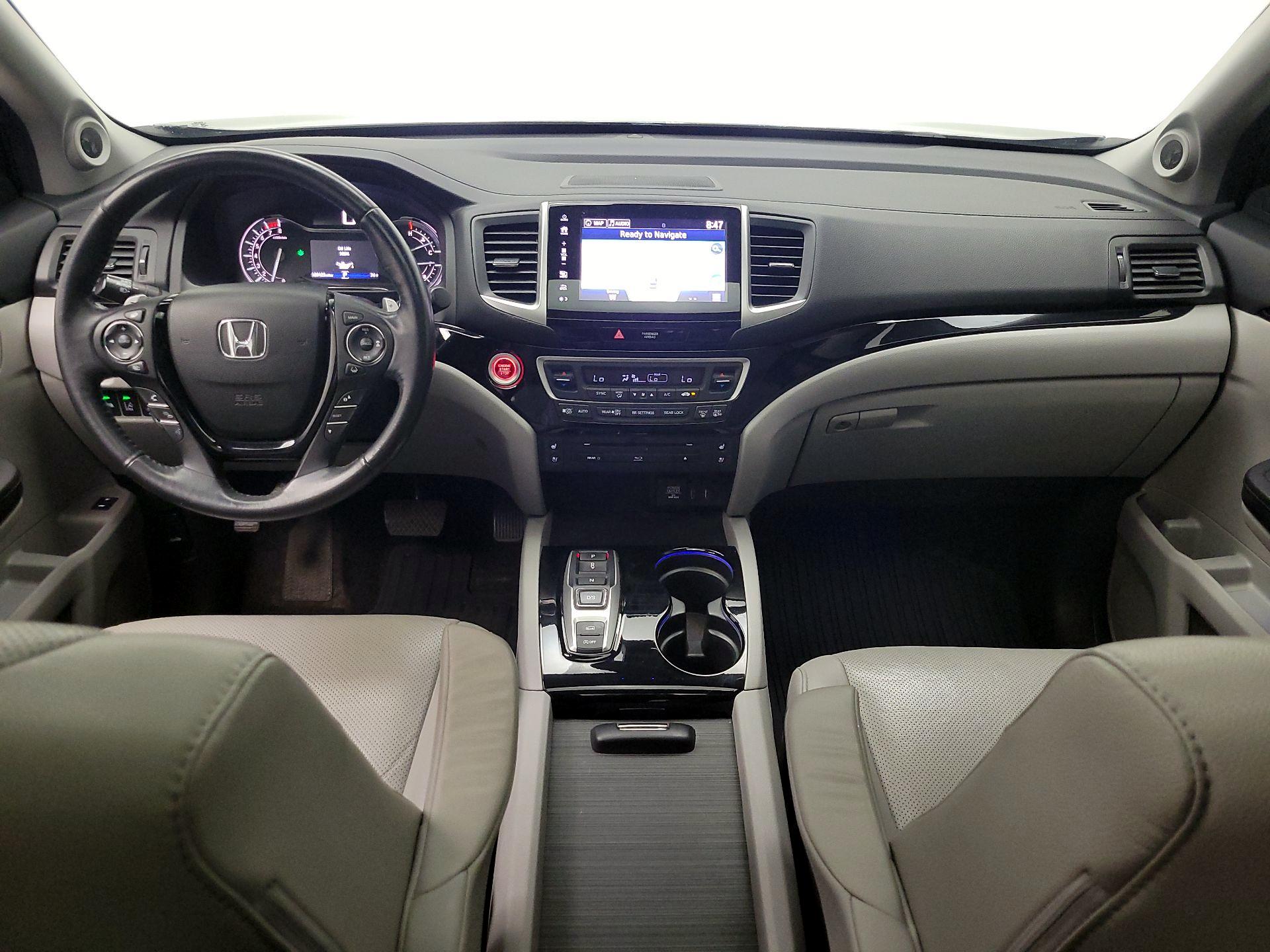 Thumbnail: 2017 Honda Pilot - 9