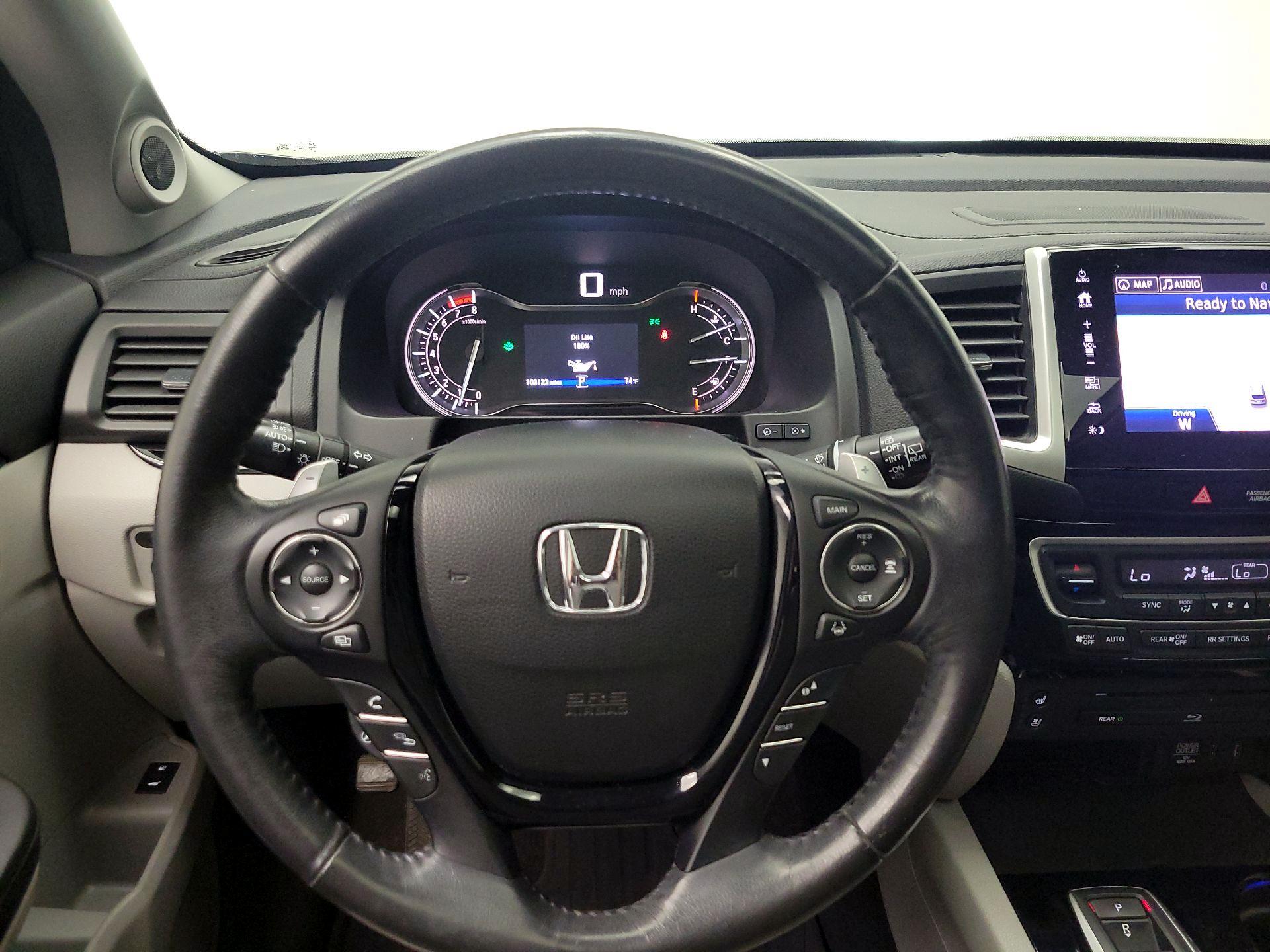 Thumbnail: 2017 Honda Pilot - 10