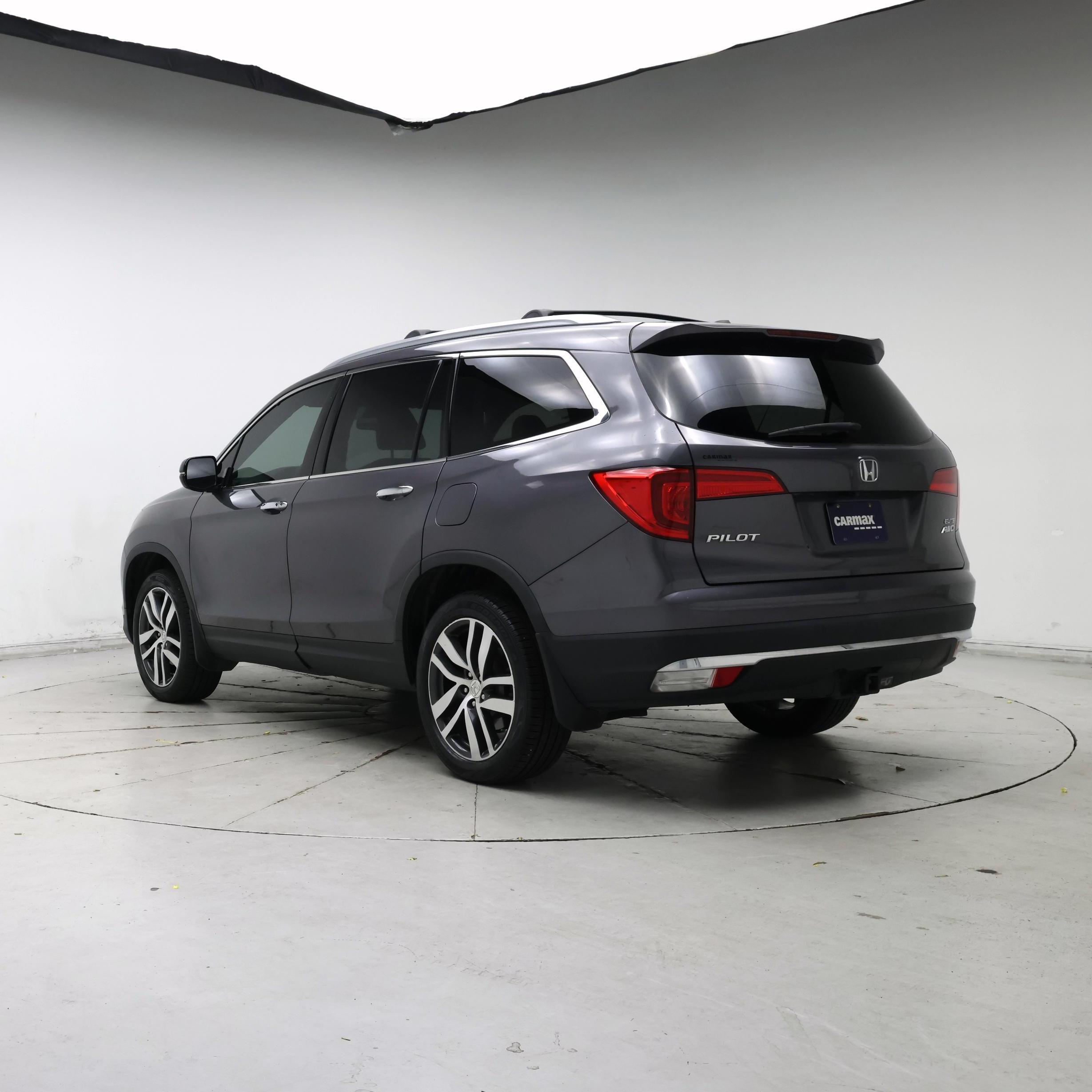 Thumbnail: 2017 Honda Pilot - 2