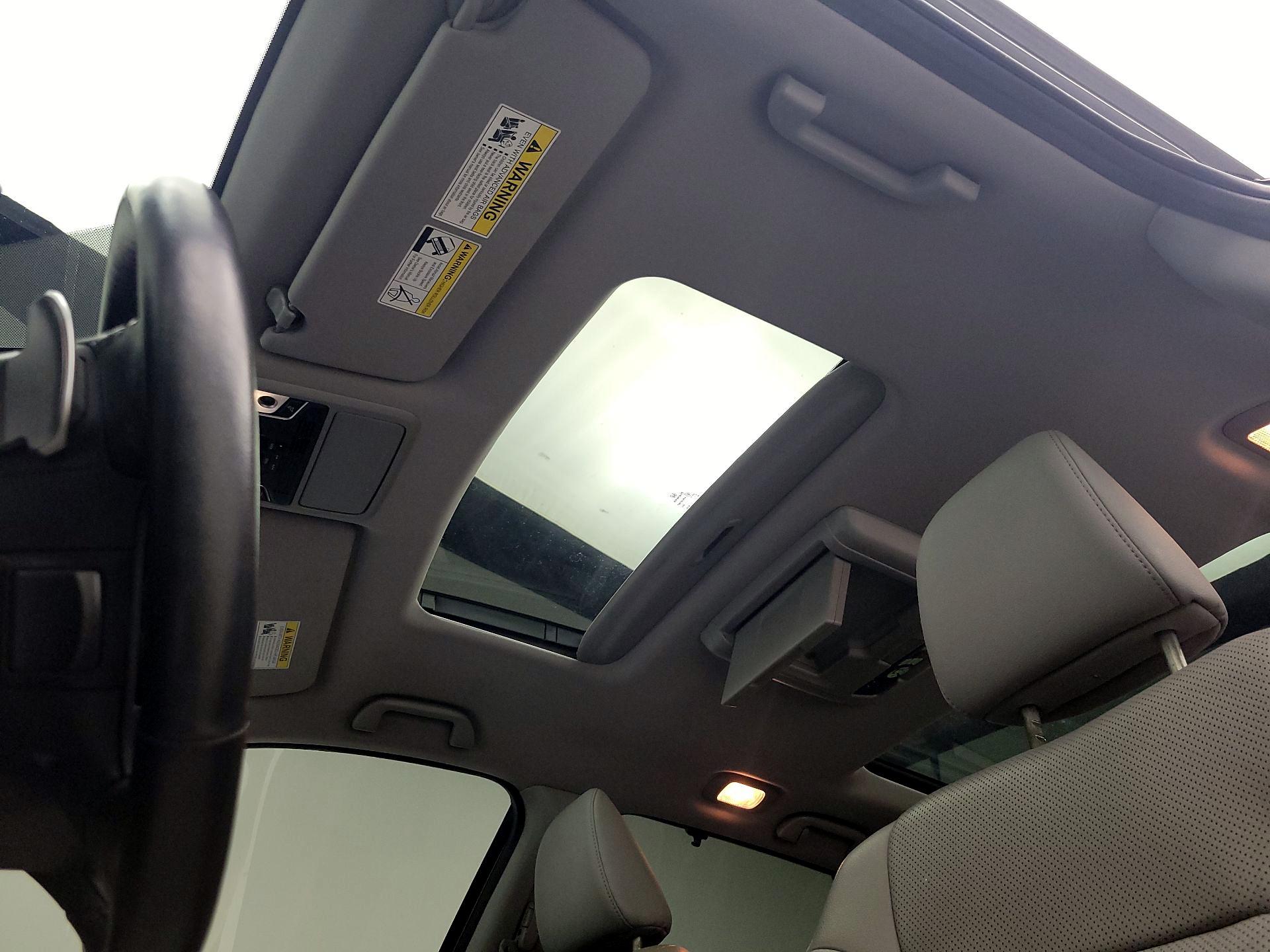Thumbnail: 2017 Honda Pilot - 20