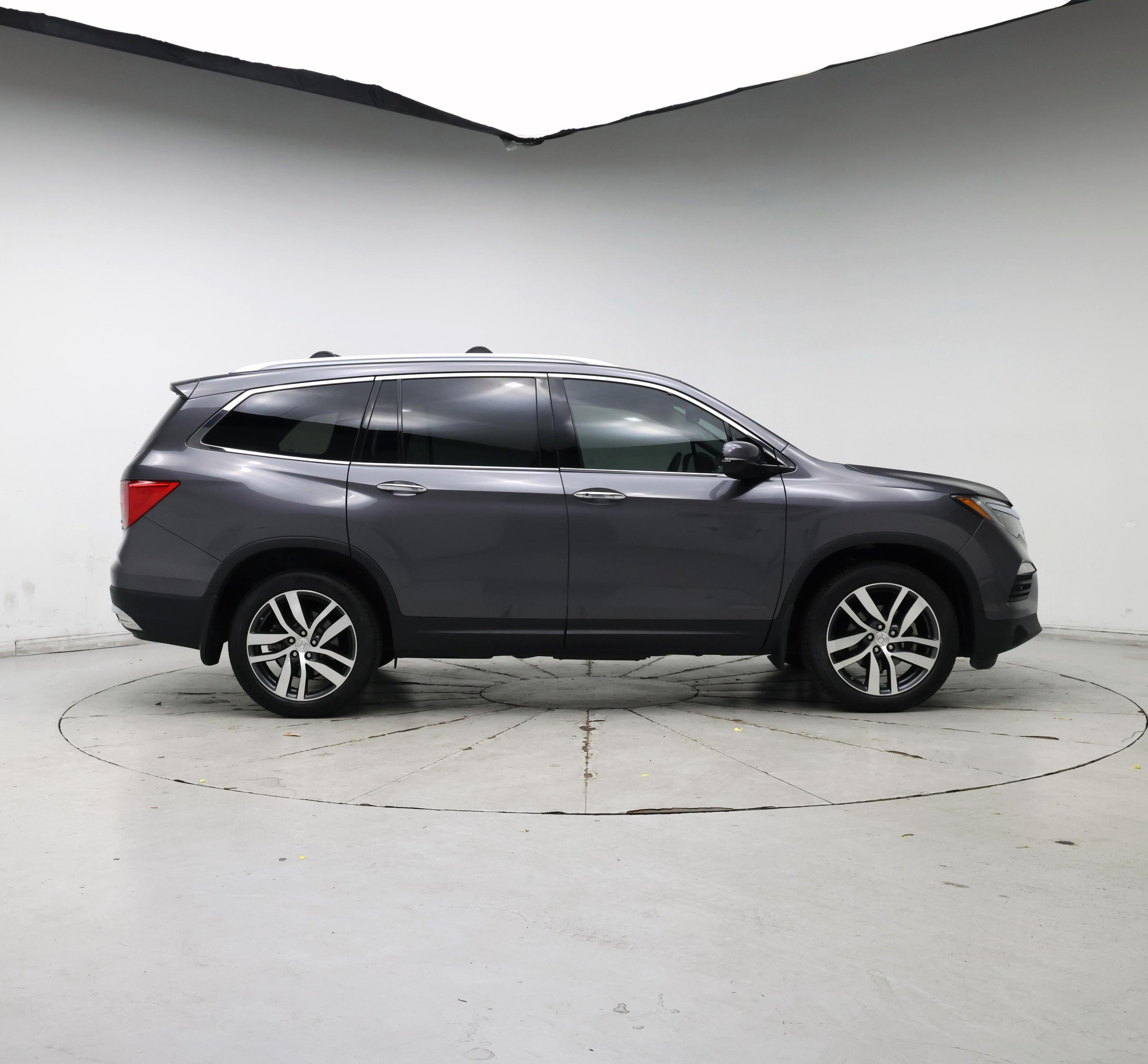 Thumbnail: 2017 Honda Pilot - 7