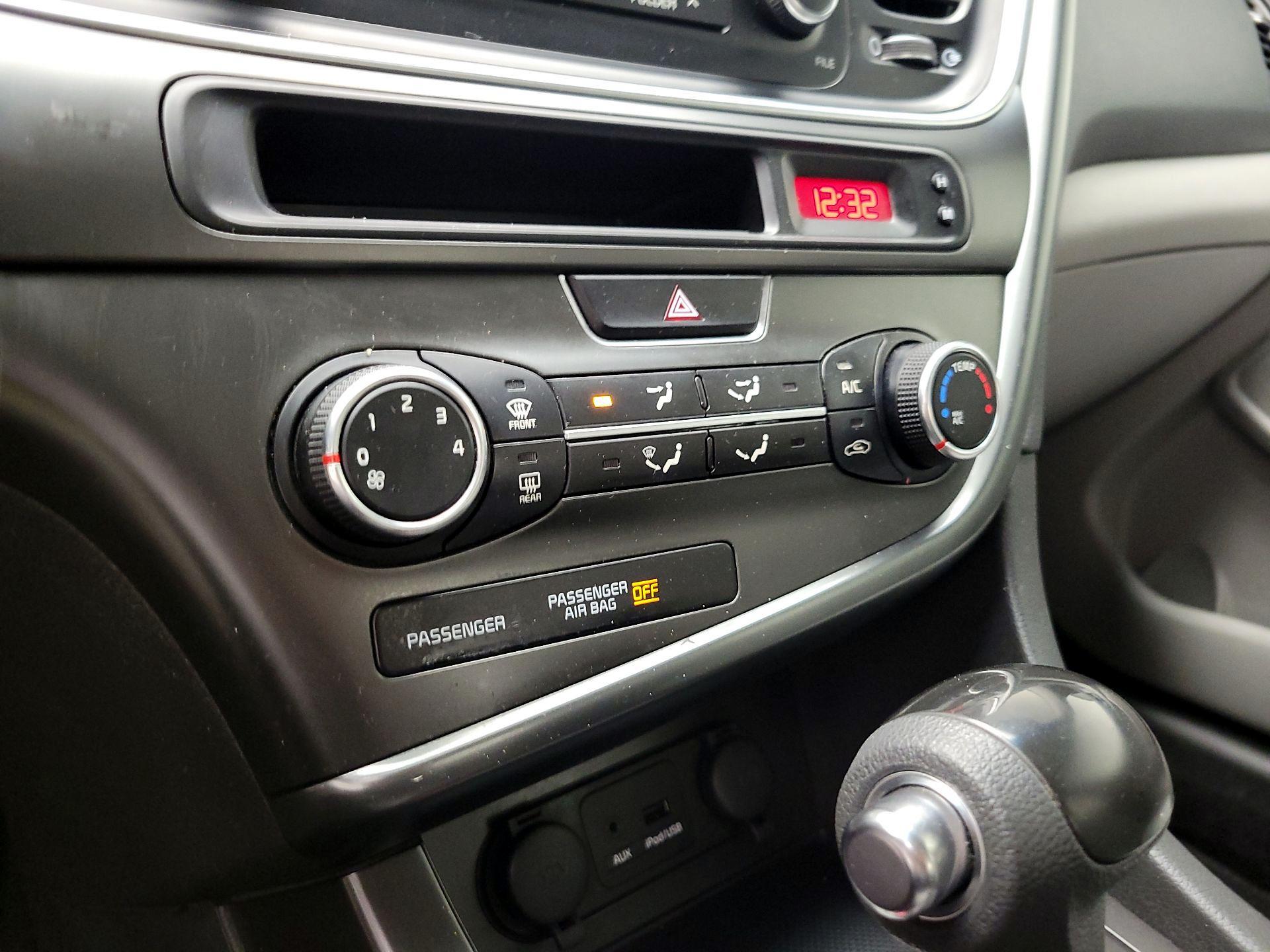 Thumbnail: 2014 Kia Optima - 15