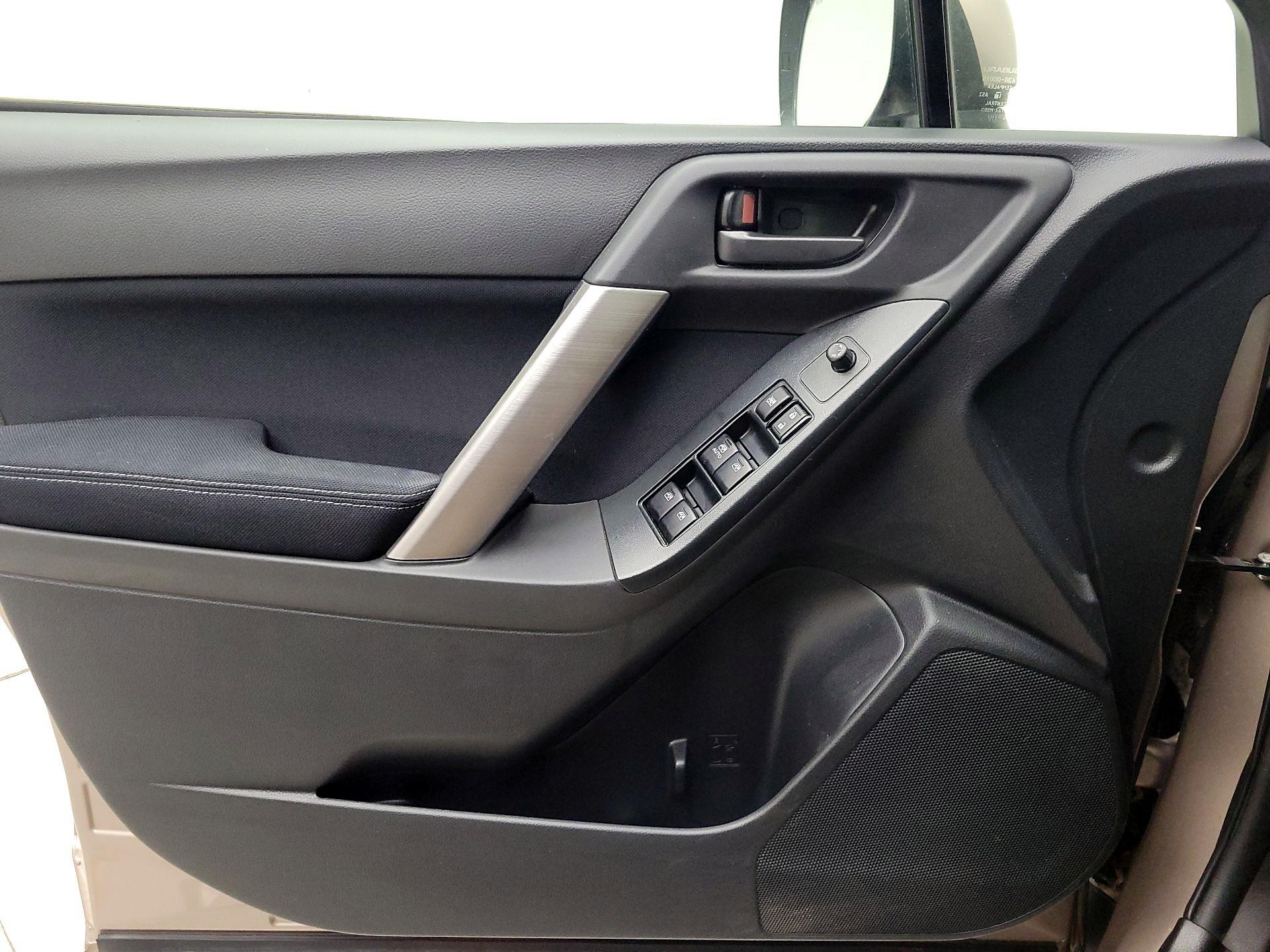 Thumbnail: 2015 Subaru Forester - 12