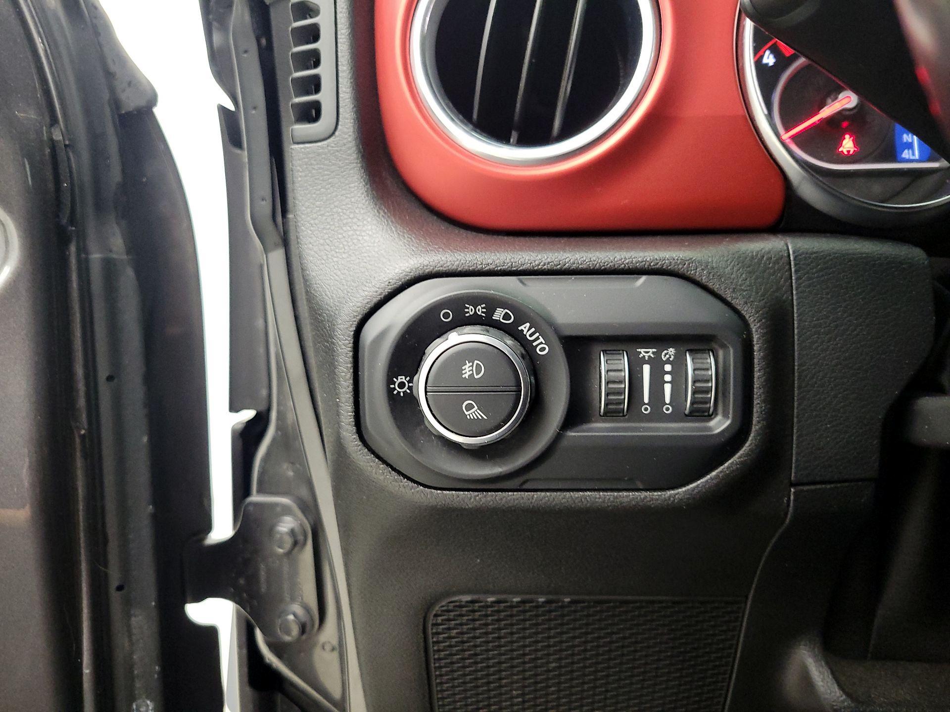 Thumbnail: 2021 Jeep Gladiator - 13