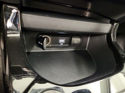 USB/AUX Ports