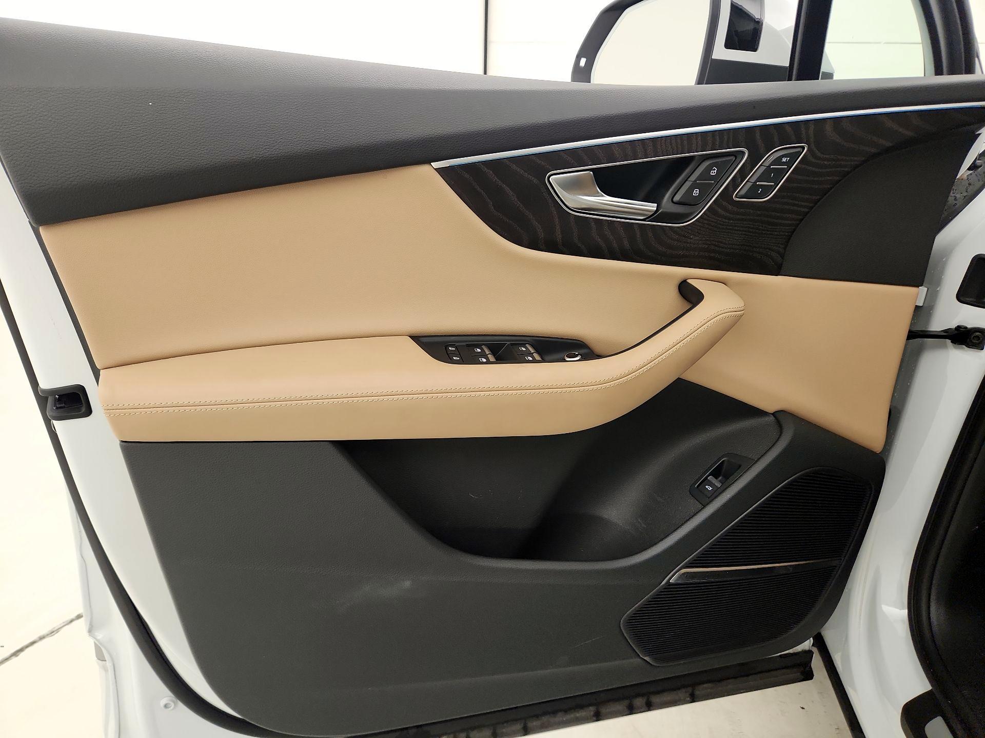 Thumbnail: 2022 Audi Q7 - 12