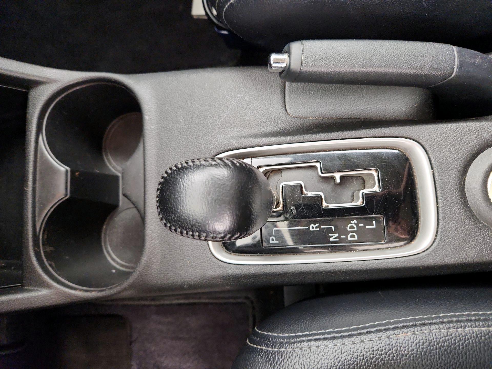 Thumbnail: 2015 Mitsubishi Outlander - 17