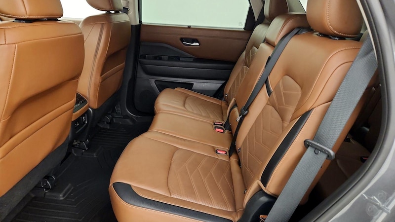 2023 Nissan Pathfinder Platinum 21