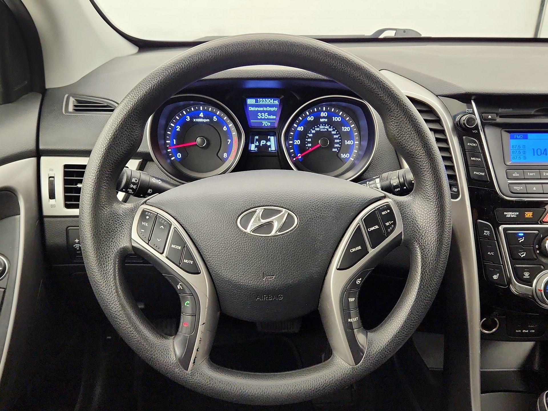 Thumbnail: 2013 Hyundai Elantra - 10