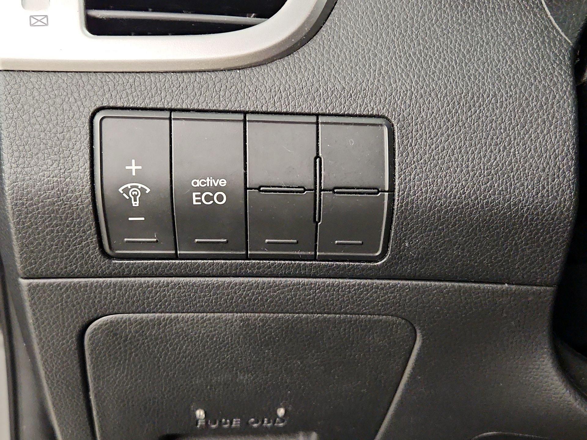 Thumbnail: 2013 Hyundai Elantra - 13