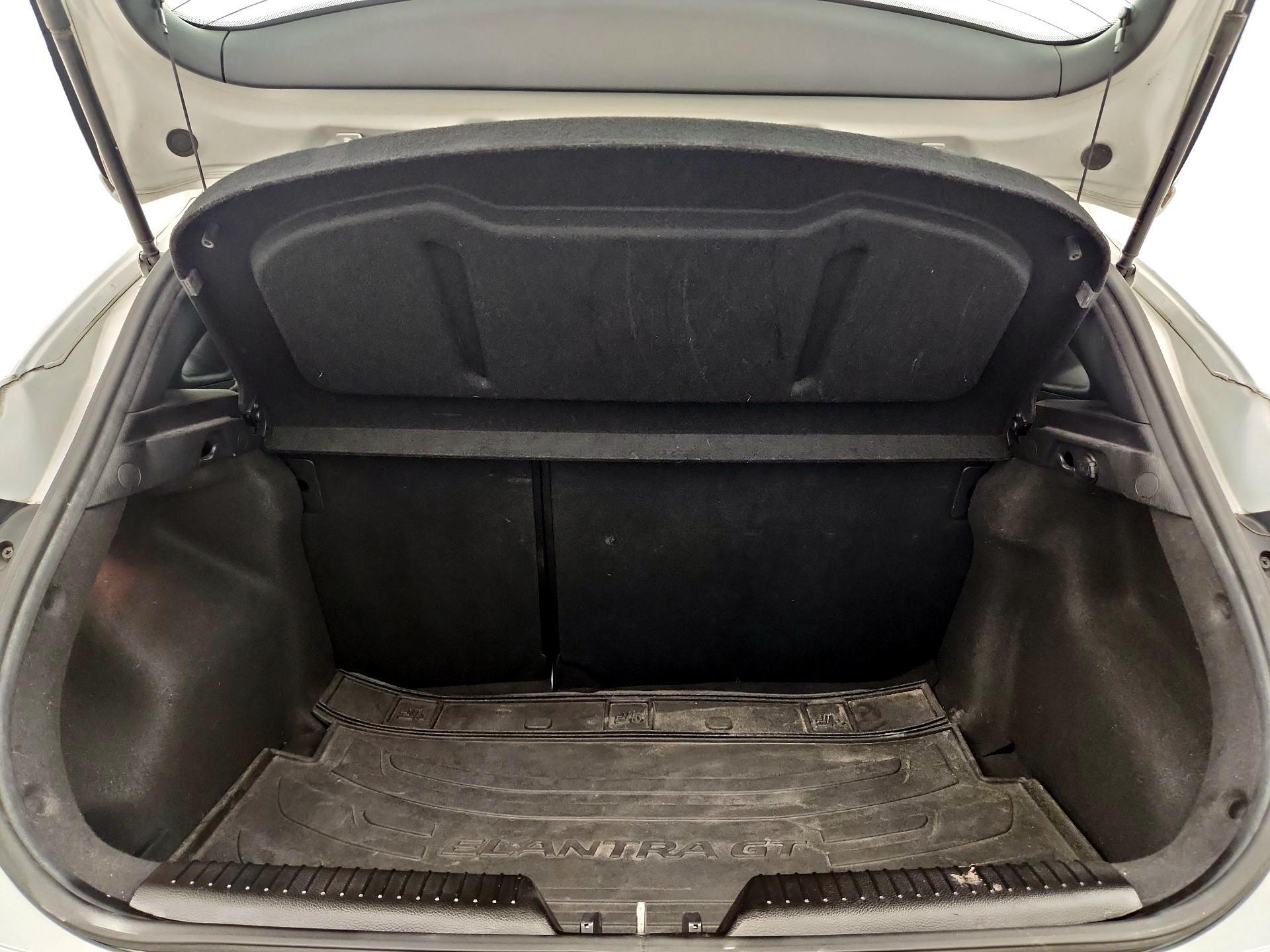 Thumbnail: 2013 Hyundai Elantra - 19