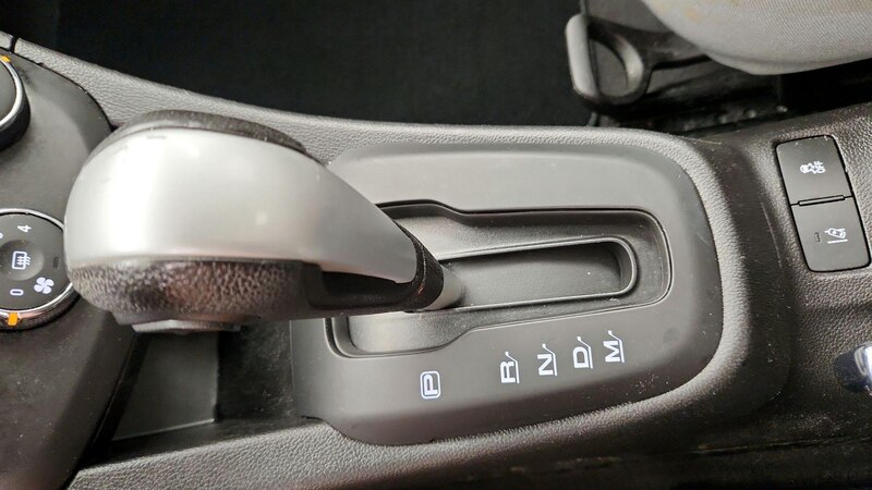 2020 Chevrolet Sonic LT 17