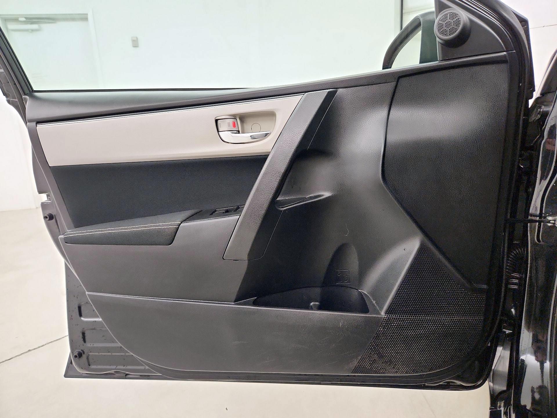 Thumbnail: 2018 Toyota Corolla - 12