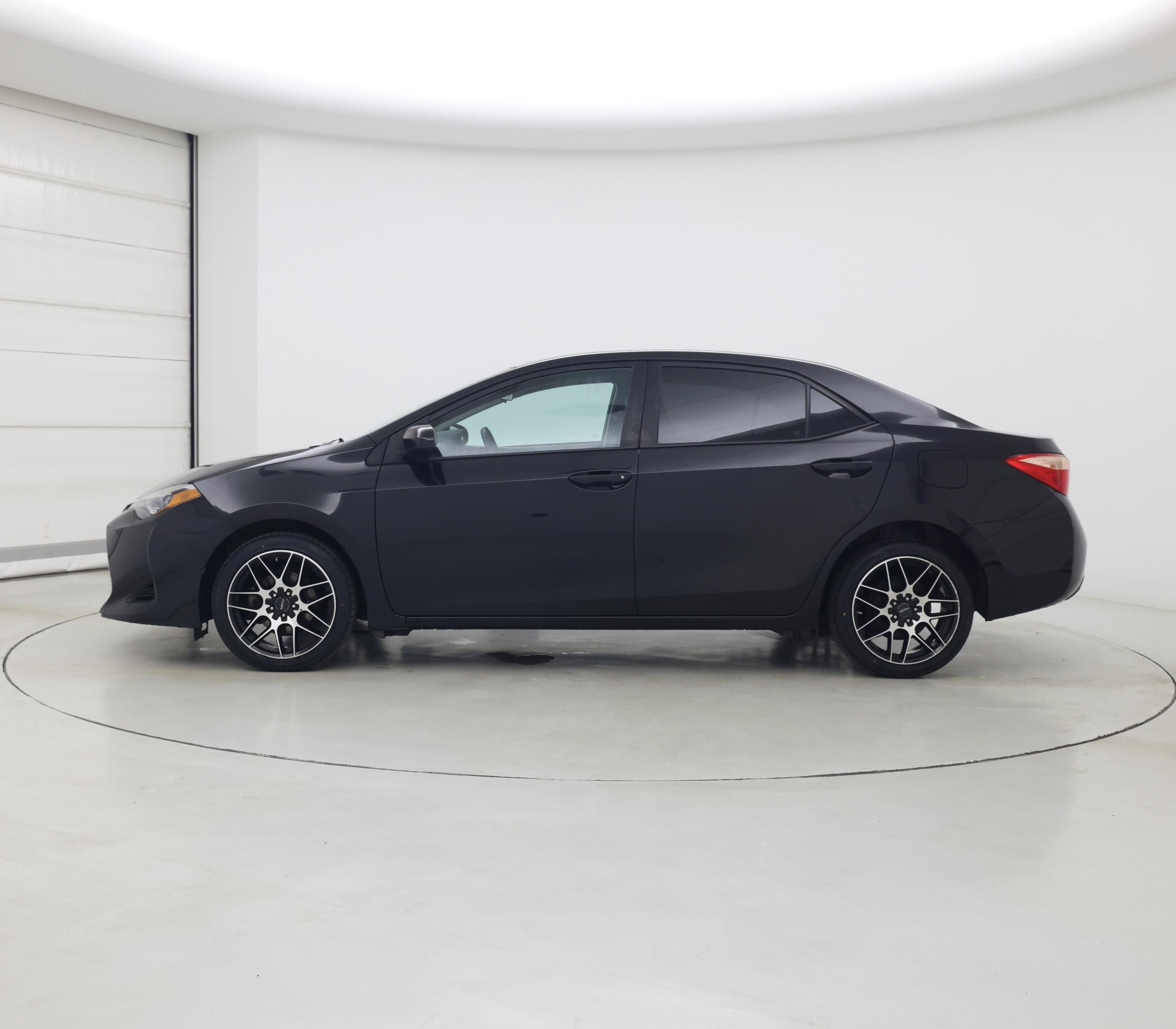 Thumbnail: 2018 Toyota Corolla - 3