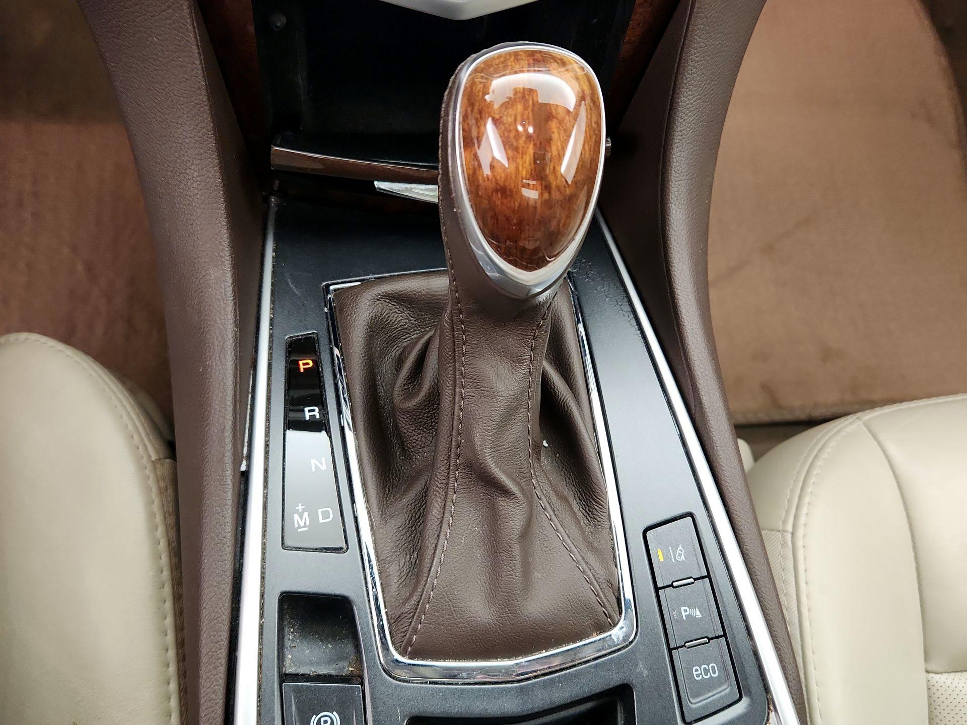 Thumbnail: 2016 Cadillac SRX - 17
