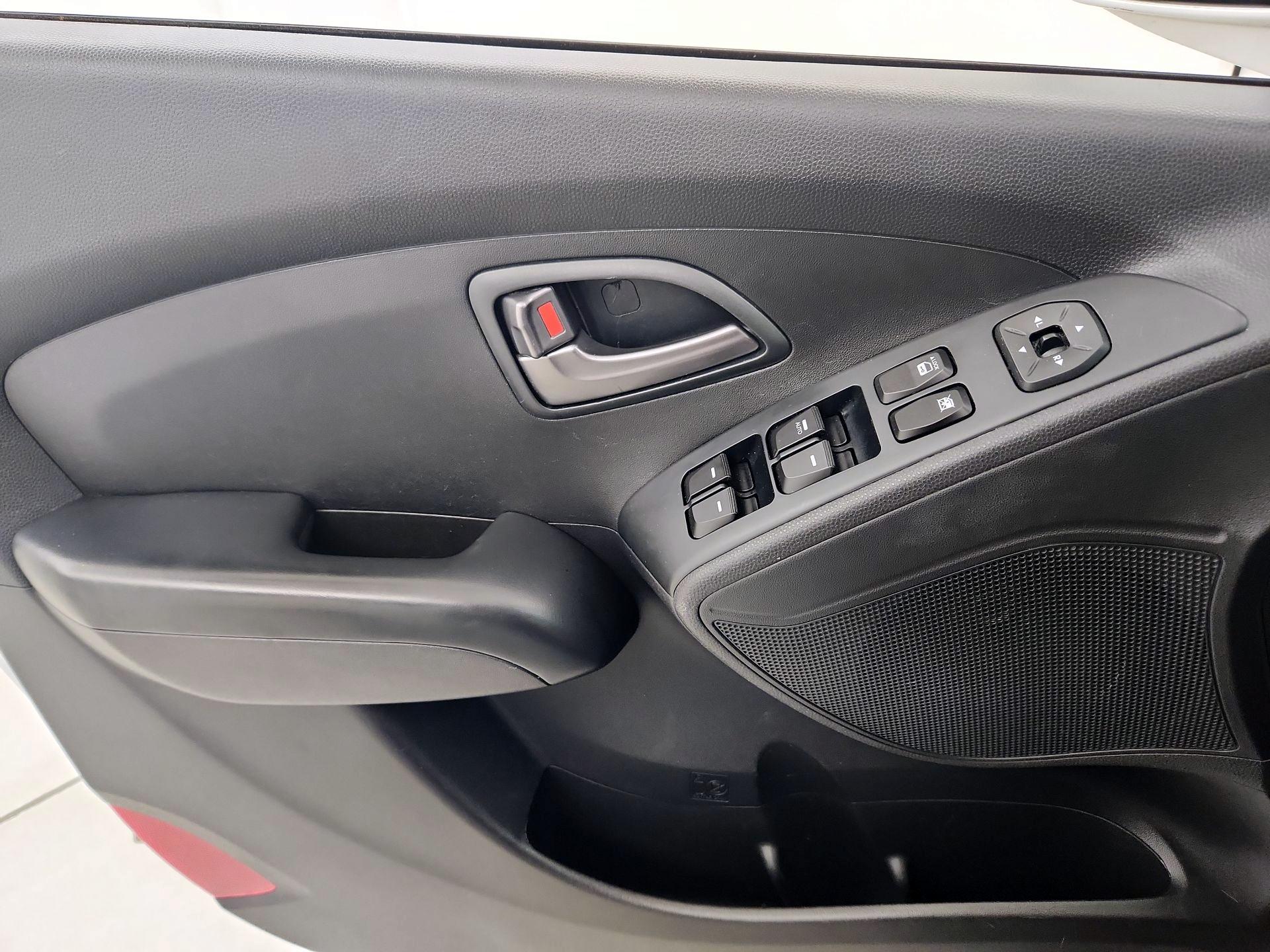 Thumbnail: 2014 Hyundai Tucson - 12