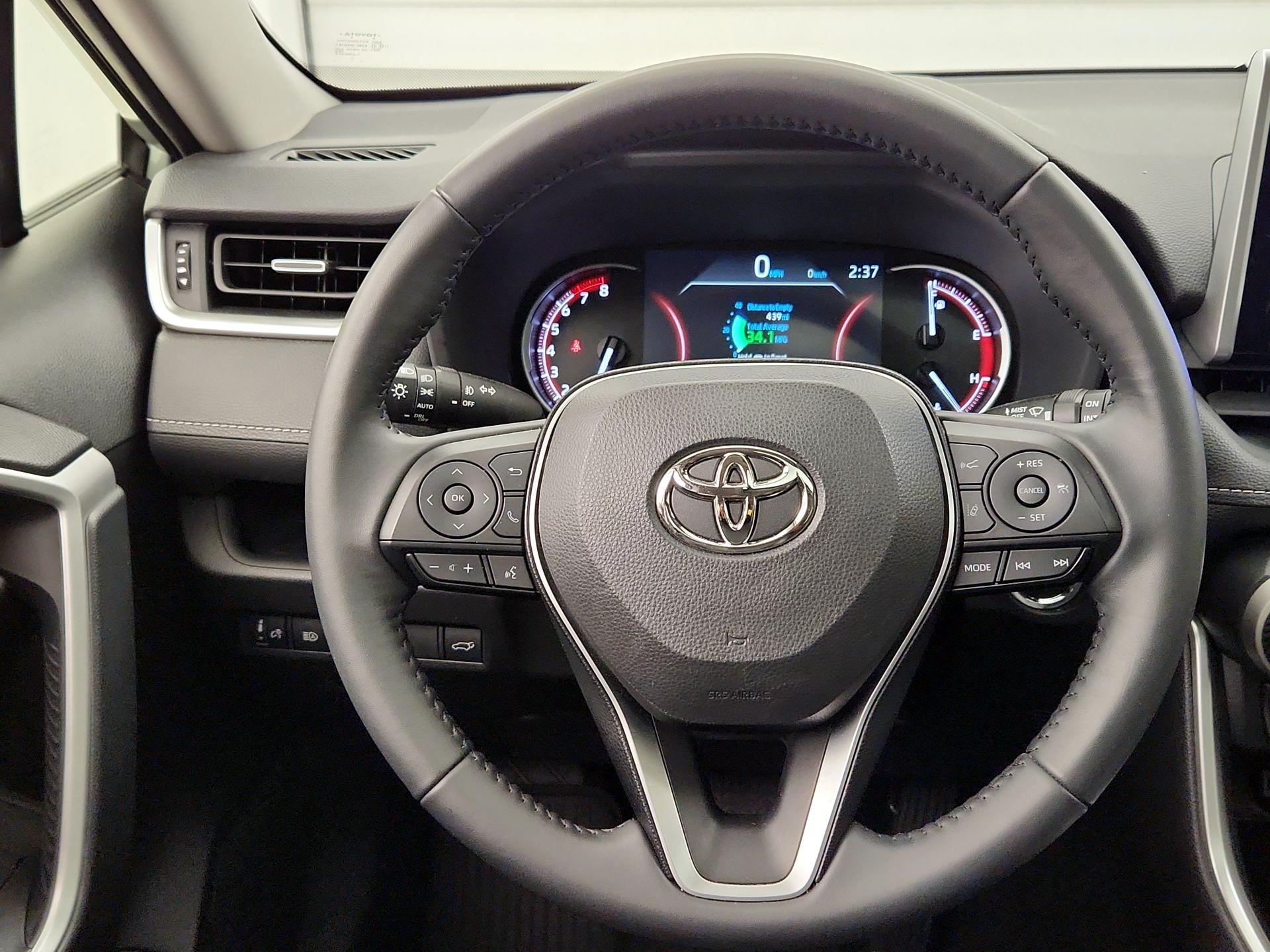 Thumbnail: 2023 Toyota RAV4 - 10