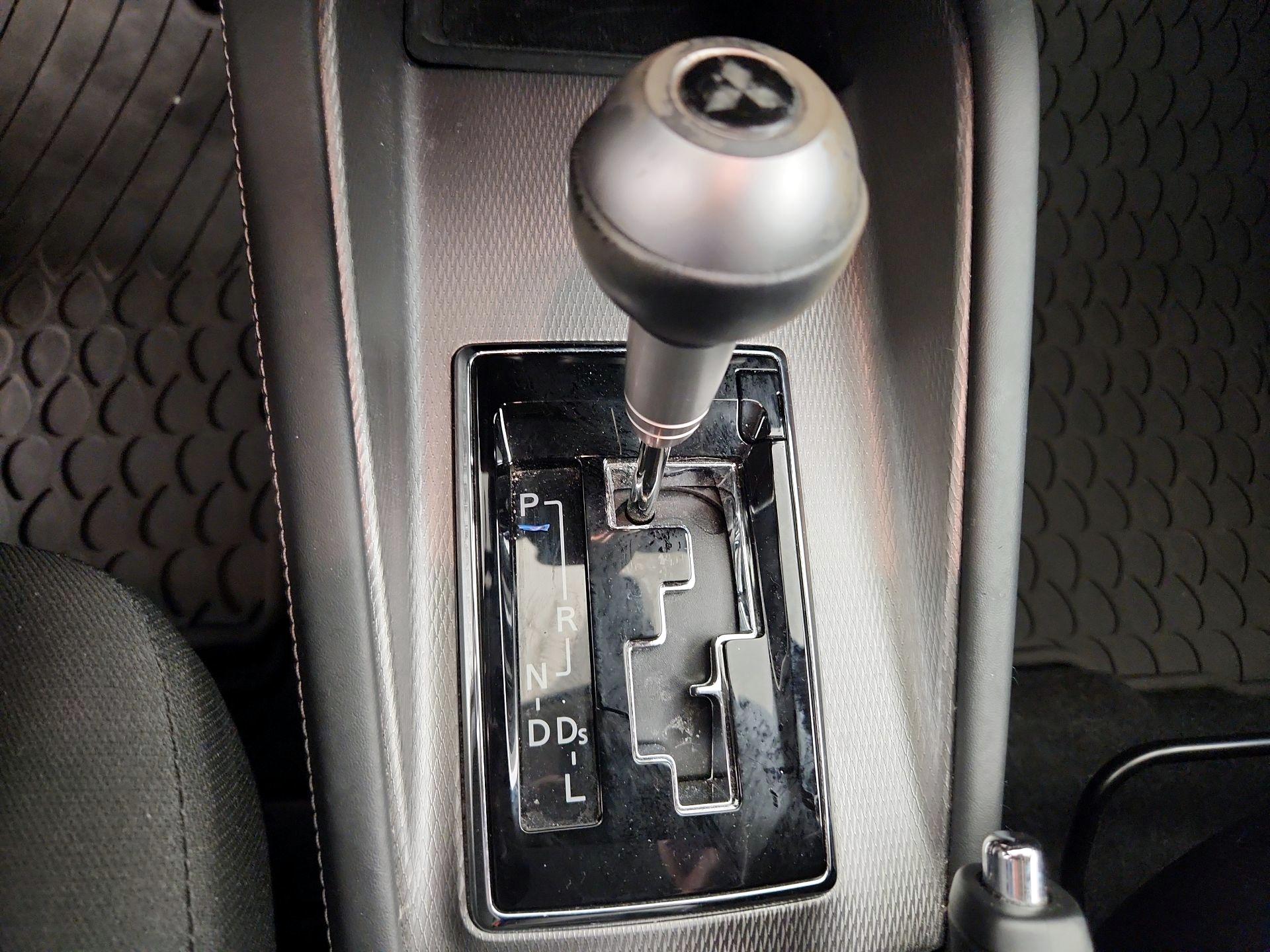 Thumbnail: 2020 Mitsubishi Outlander Sport - 17