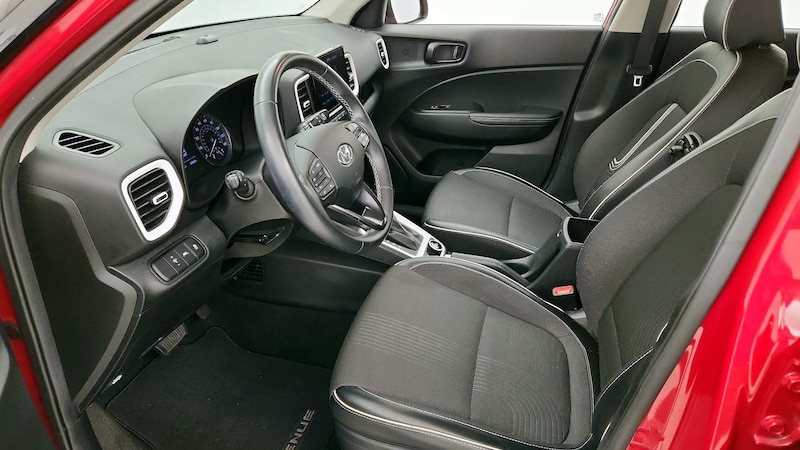 2022 Hyundai Venue Limited 11