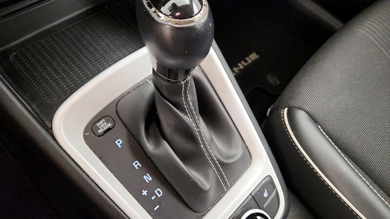 2022 Hyundai Venue Limited 18
