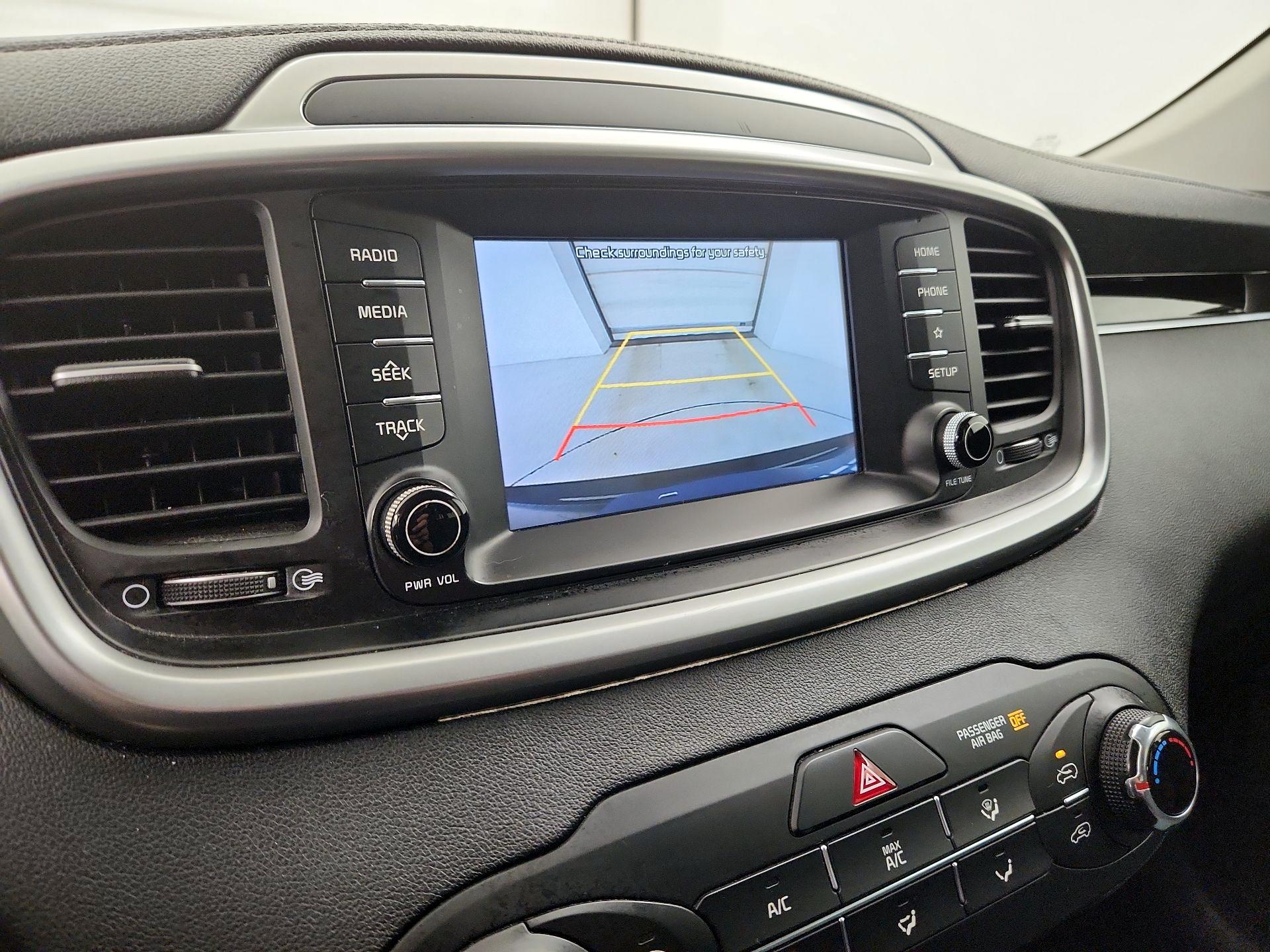 Thumbnail: 2019 Kia Sorento - 14