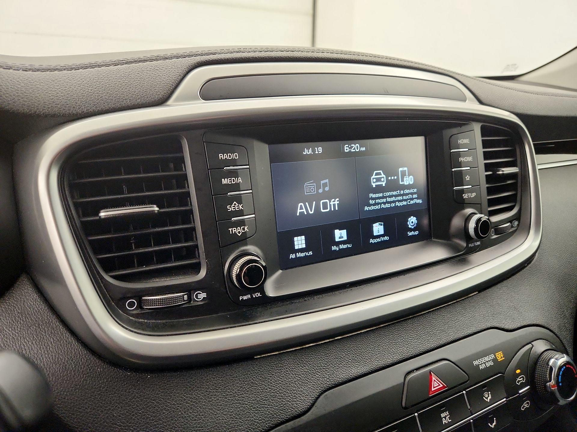 Thumbnail: 2019 Kia Sorento - 15