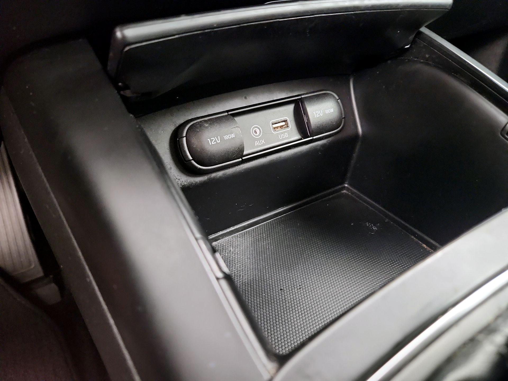 Thumbnail: 2019 Kia Sorento - 18