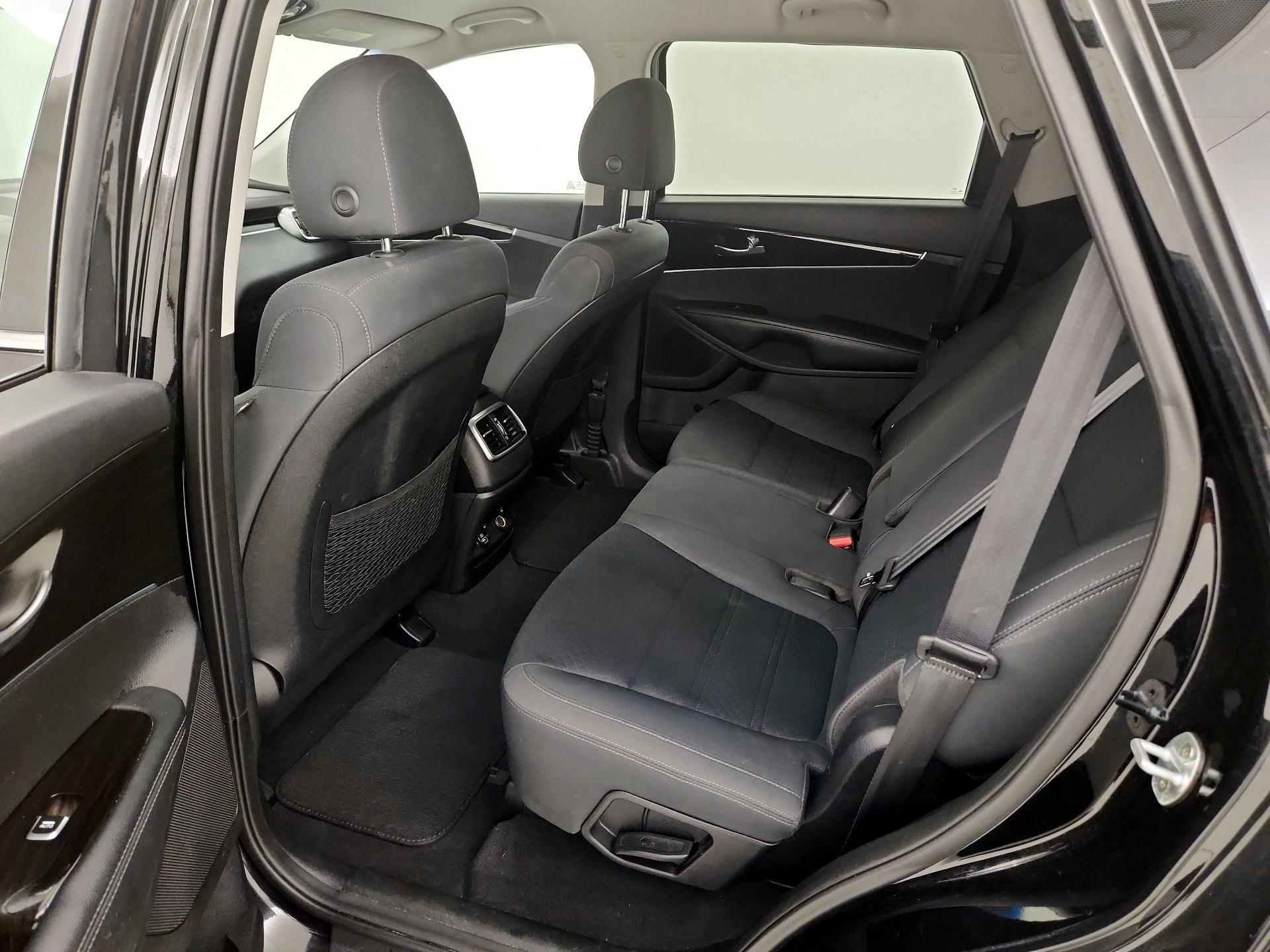 Thumbnail: 2019 Kia Sorento - 19
