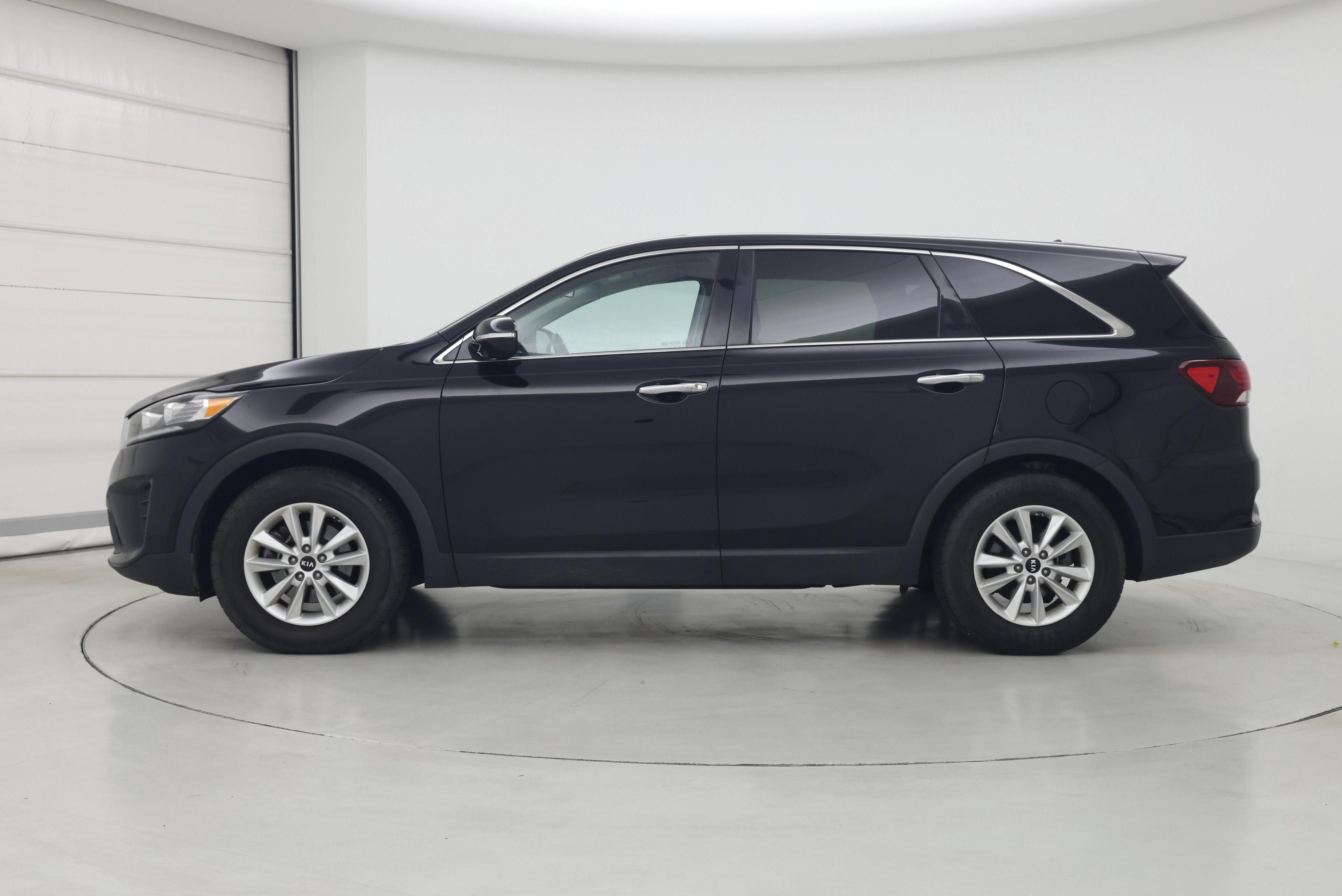 Thumbnail: 2019 Kia Sorento - 3