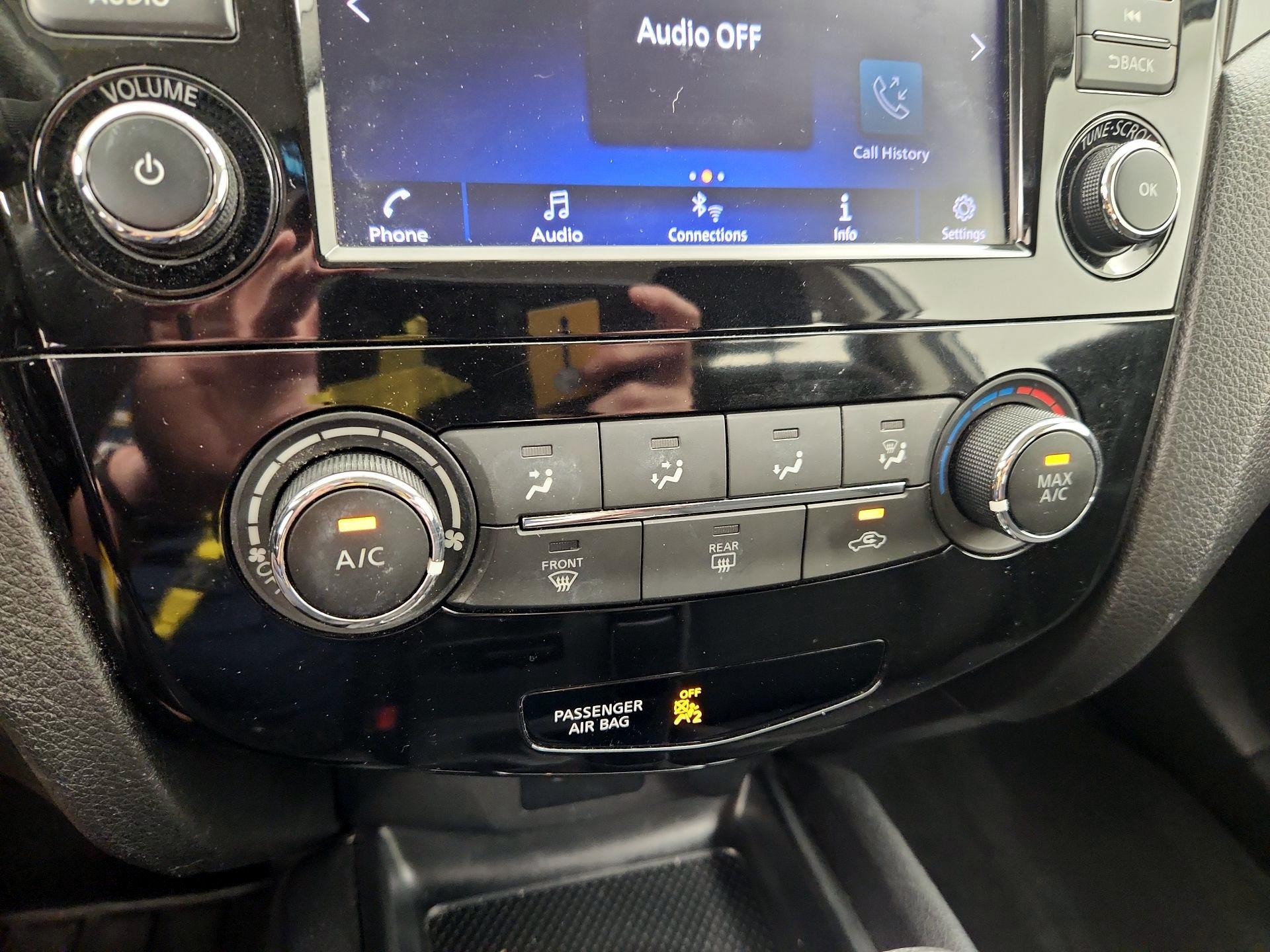 Thumbnail: 2019 Nissan Rogue Sport - 16