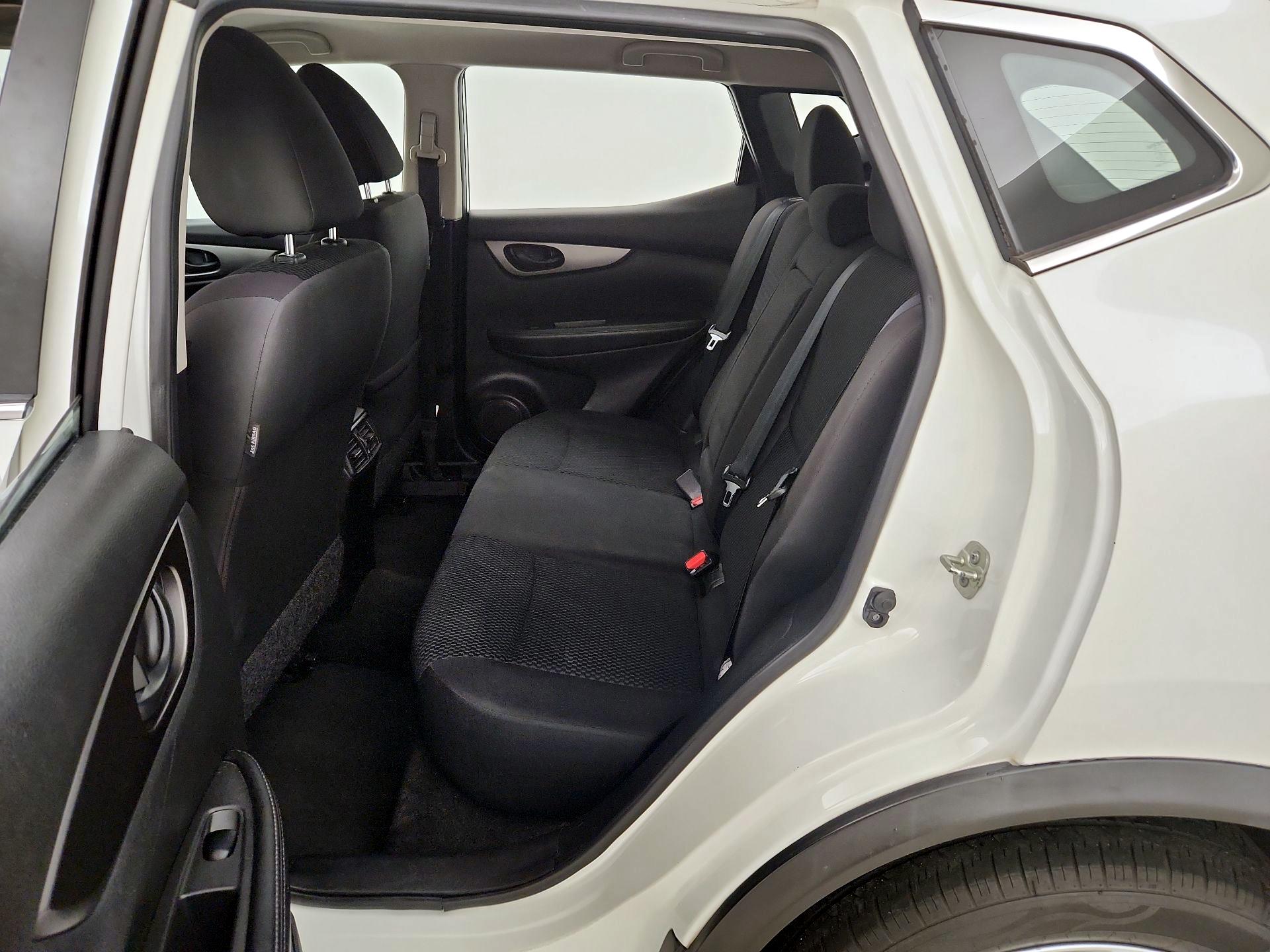 Thumbnail: 2019 Nissan Rogue Sport - 19
