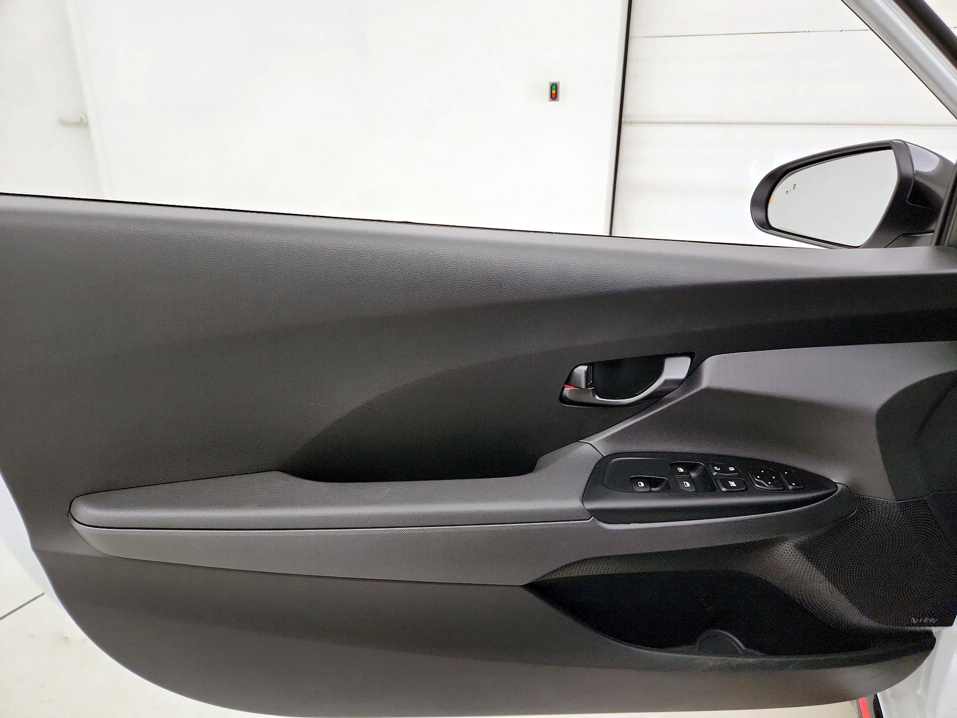 Thumbnail: 2021 Hyundai Veloster - 12