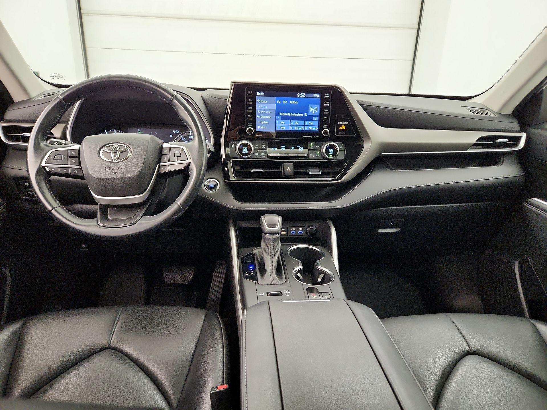Thumbnail: 2022 Toyota Highlander - 9