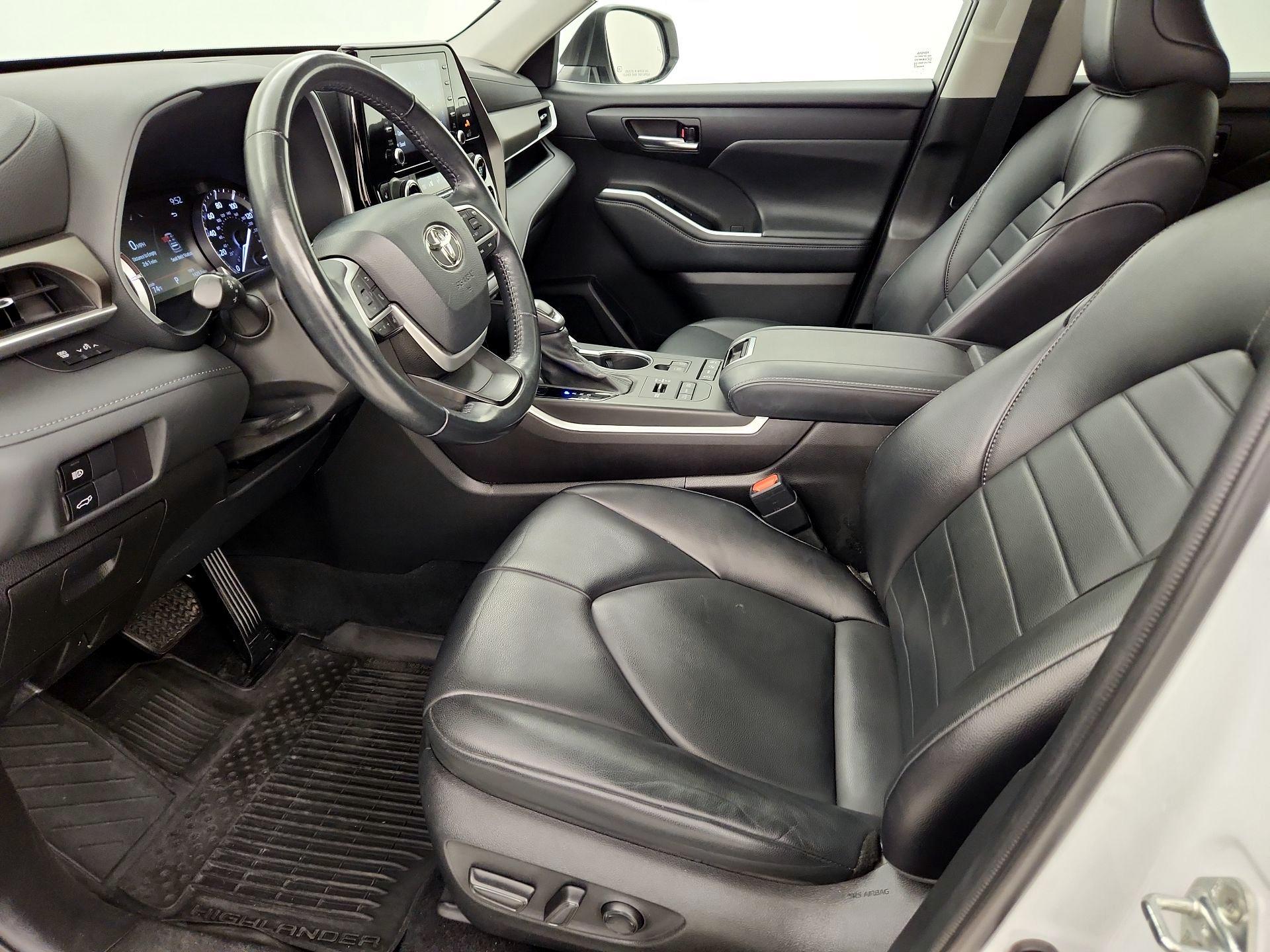 Thumbnail: 2022 Toyota Highlander - 11