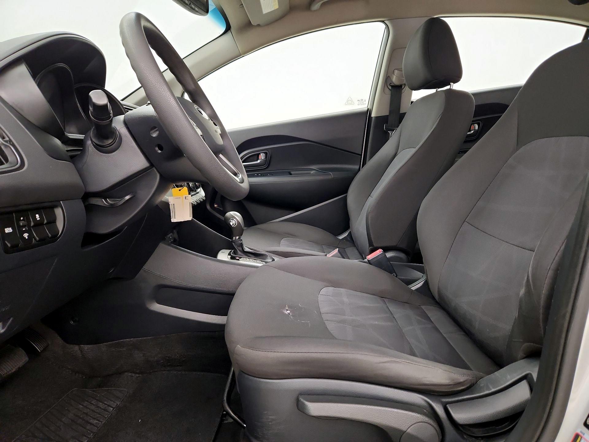 Thumbnail: 2017 Kia Rio - 11