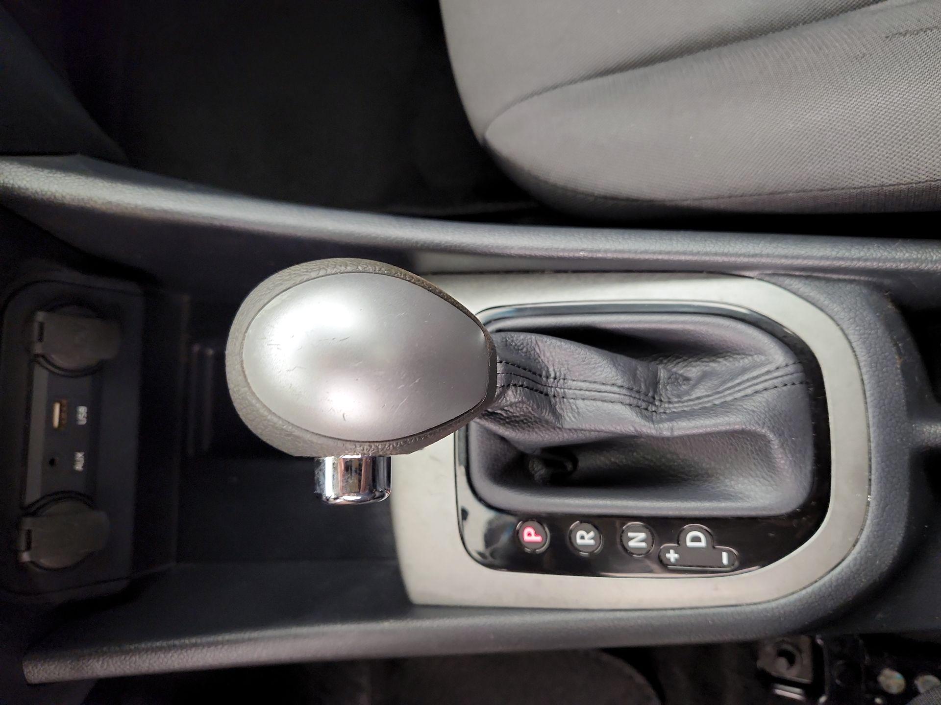 Thumbnail: 2017 Kia Rio - 16