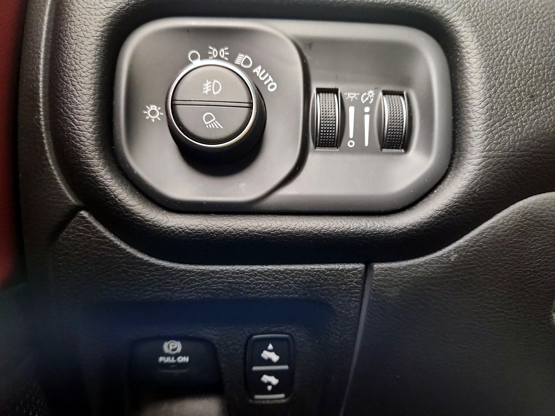 Thumbnail: 2019 RAM 1500 - 13
