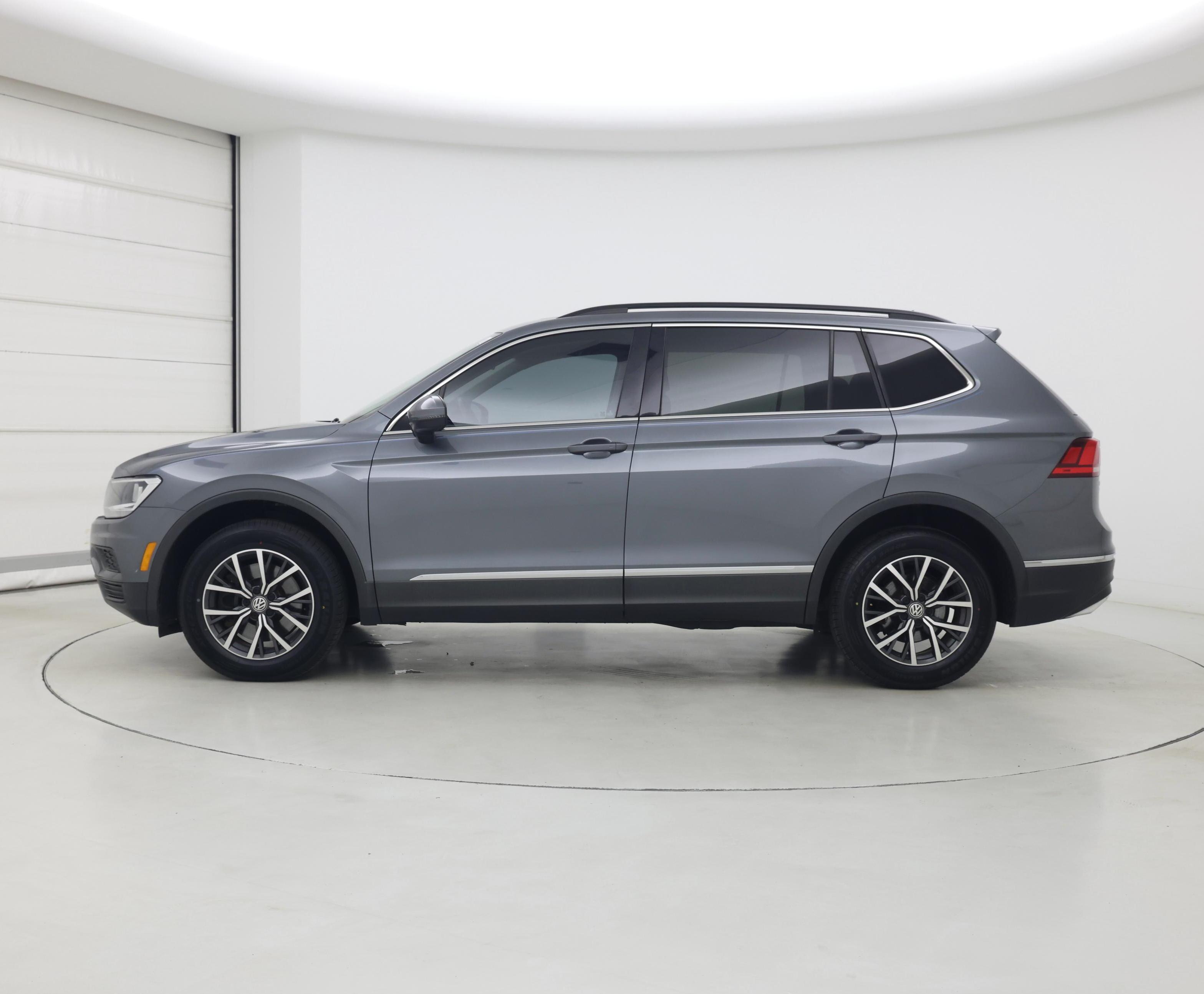 Thumbnail: 2020 Volkswagen Tiguan - 3